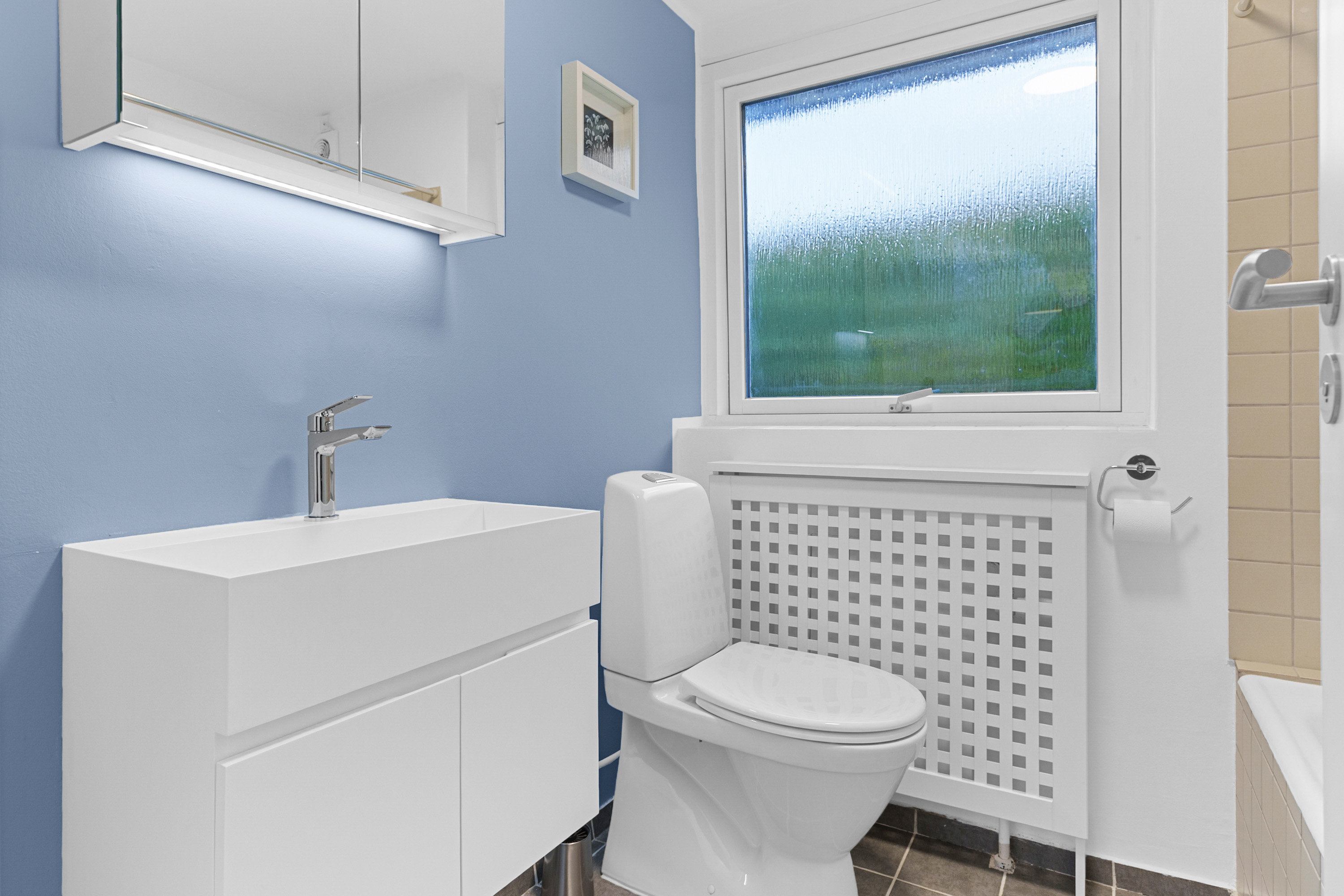 Fremhævet toilet / bad billede i fuldskærmstilstand. Billede af Hyldetoften 15, 2750 Ballerup