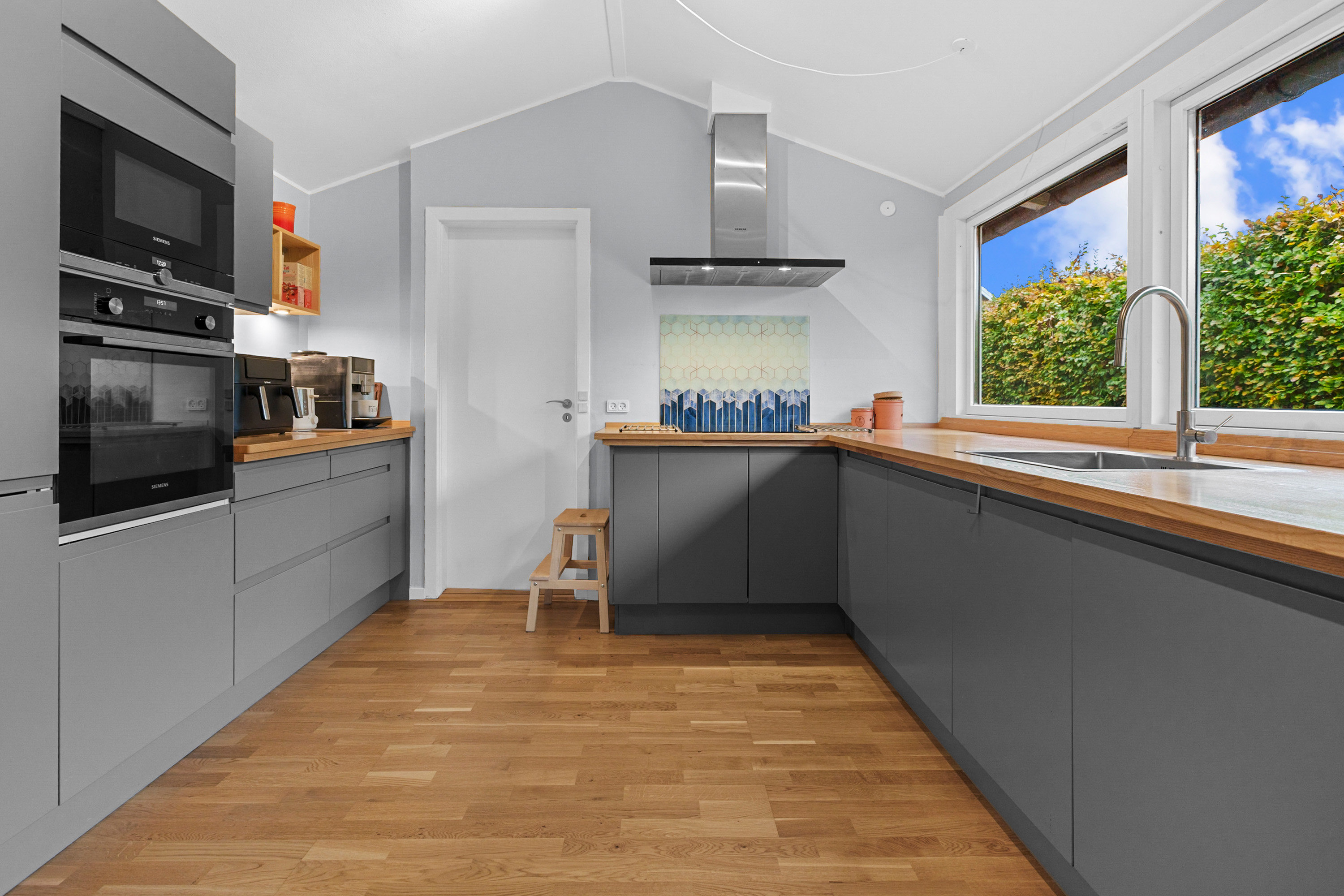 Fremhævet køkken billede i fuldskærmstilstand. Billede af Hyldetoften 15, 2750 Ballerup