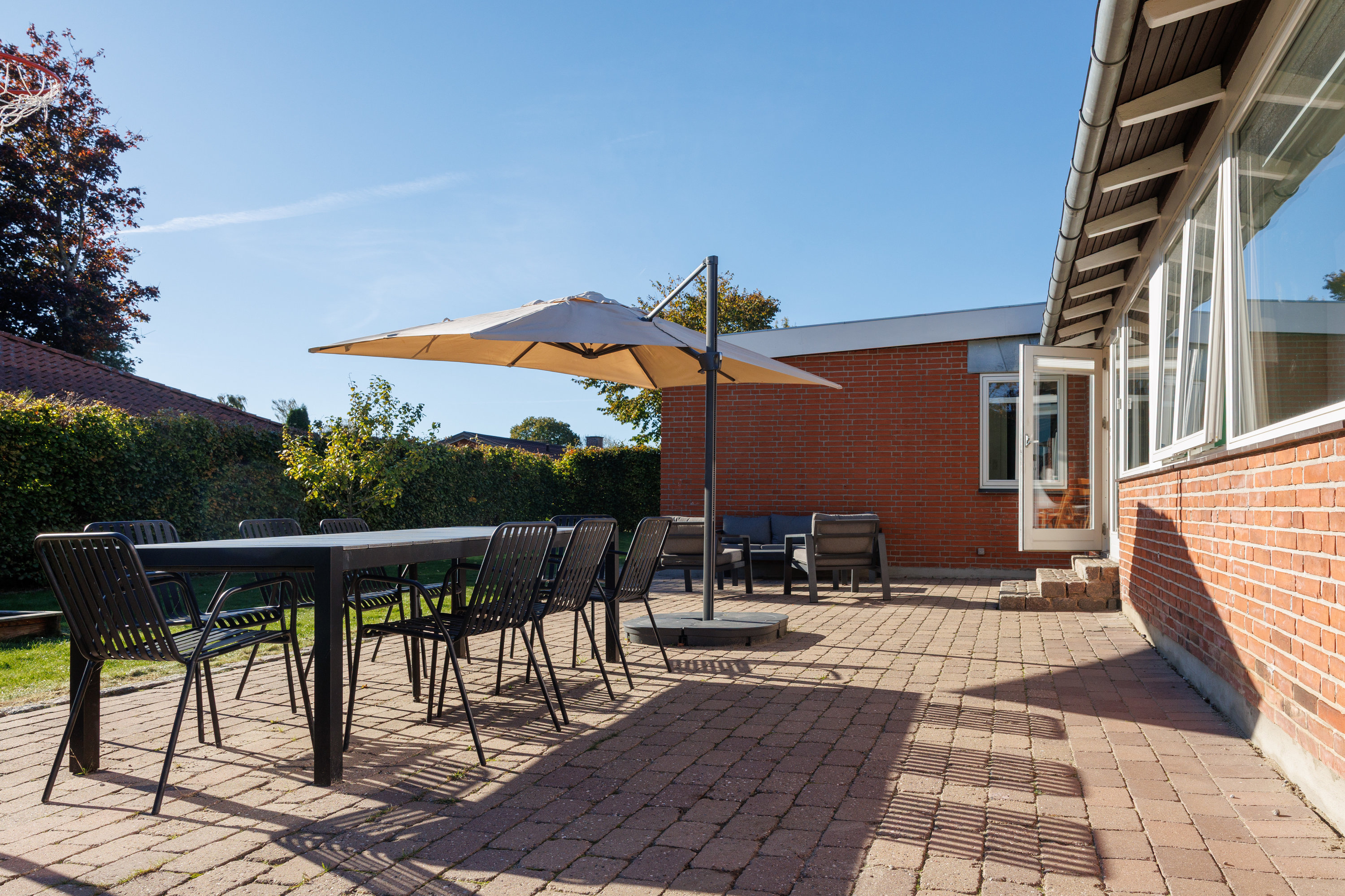 Fremhævet ude billede i fuldskærmstilstand. Billede af Hyldetoften 15, 2750 Ballerup