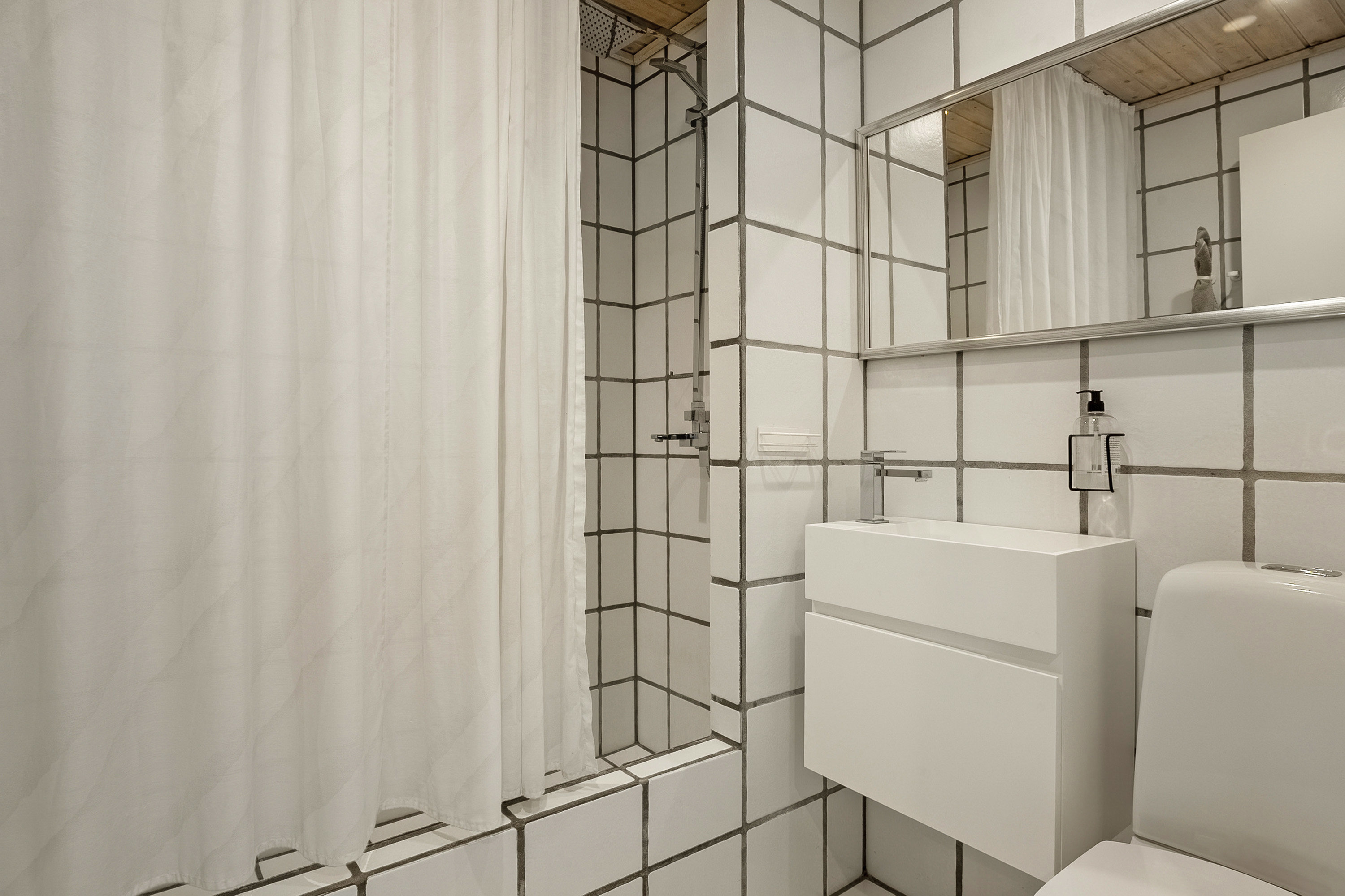 Fremhævet badeværelse billede i fuldskærmstilstand. Billede af Charlotteparken 6, 8700 Horsens