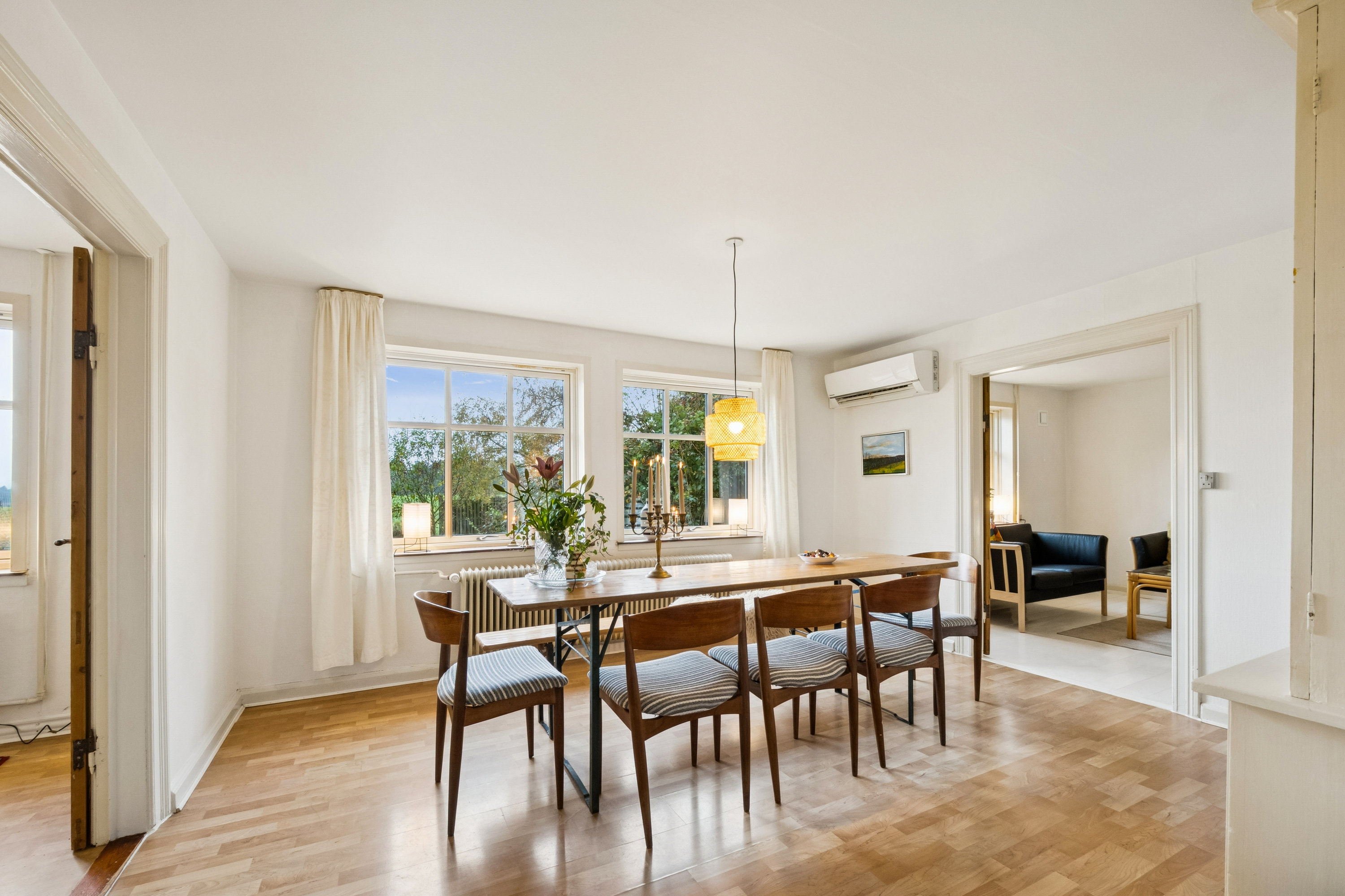 Fremhævet spisestue billede i fuldskærmstilstand. Billede af Fjordkær 129, Vester Jølby, 7950 Erslev