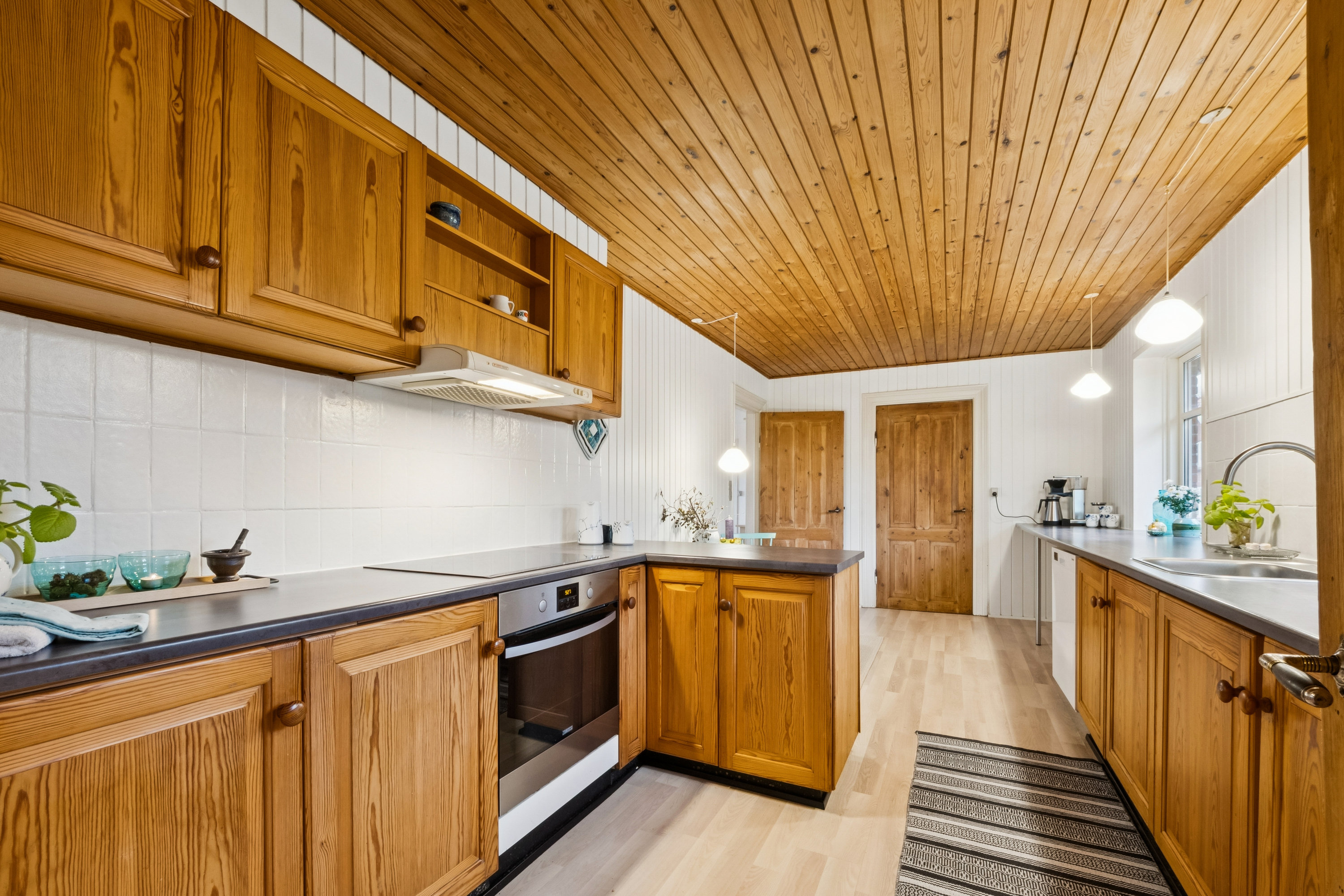 Fremhævet køkken billede i fuldskærmstilstand. Billede af Fjordkær 129, Vester Jølby, 7950 Erslev