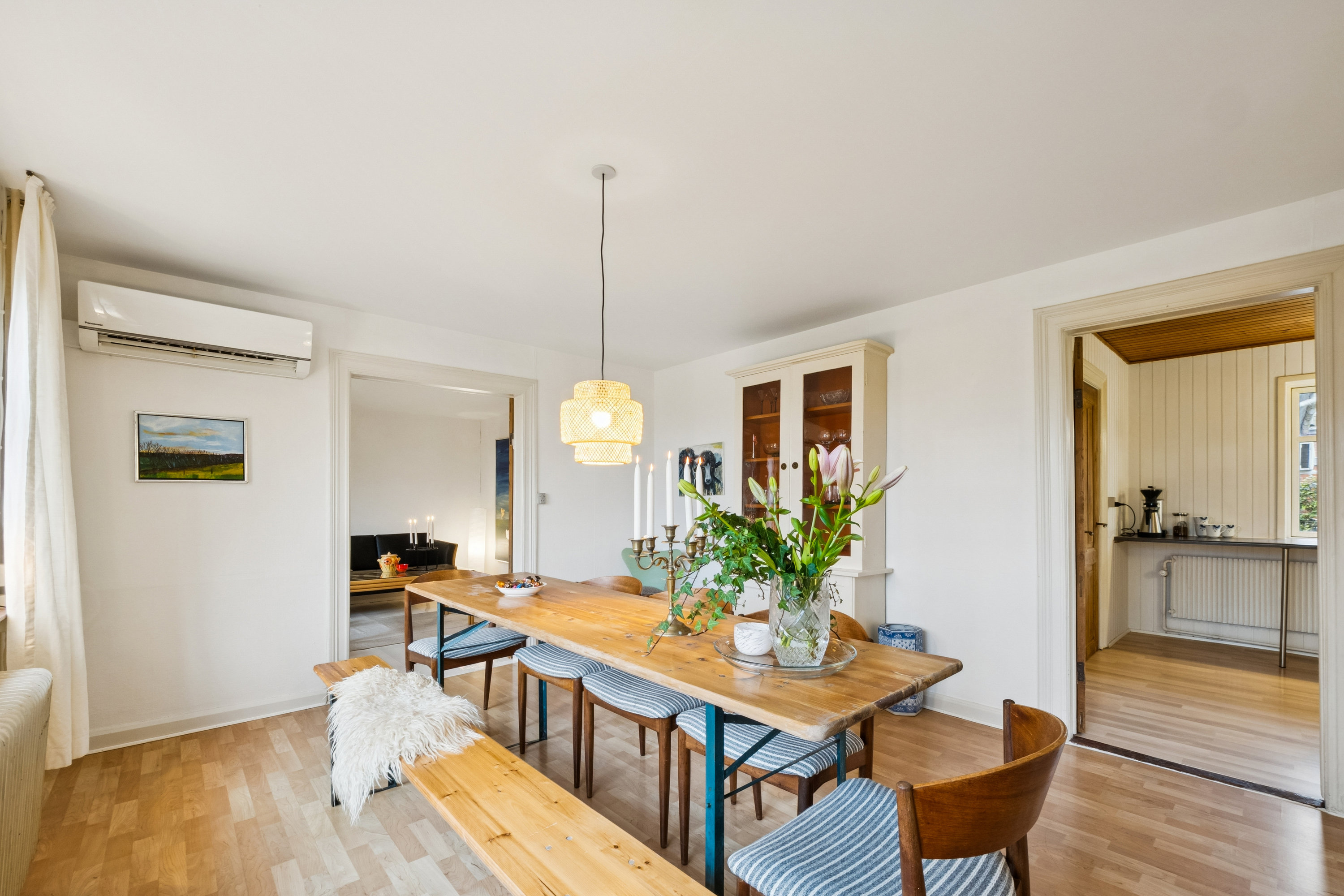 Fremhævet stue billede i fuldskærmstilstand. Billede af Fjordkær 129, Vester Jølby, 7950 Erslev