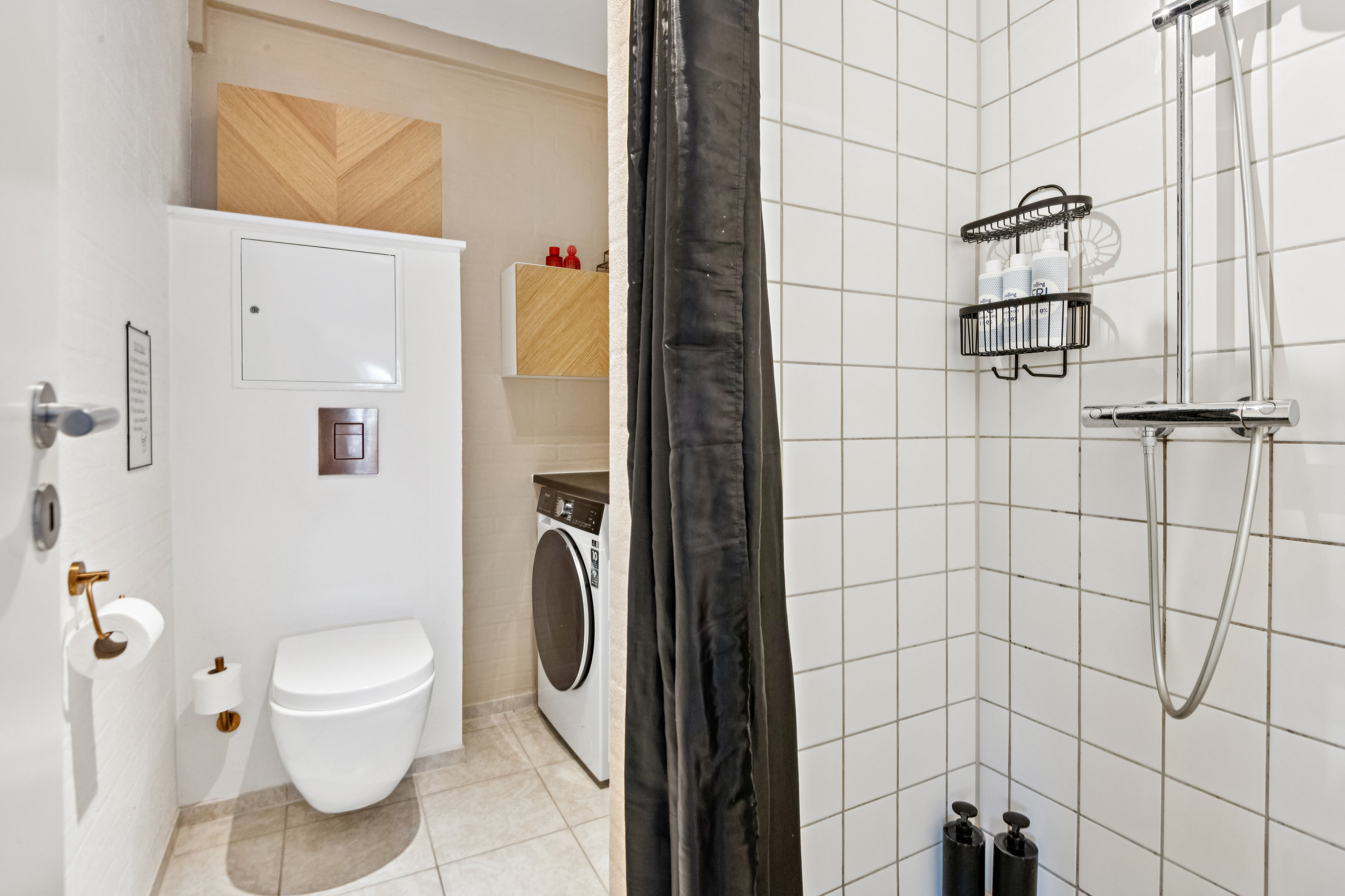 Fremhævet bad billede i fuldskærmstilstand. Billede af Agertoften 20A, 9200 Aalborg SV