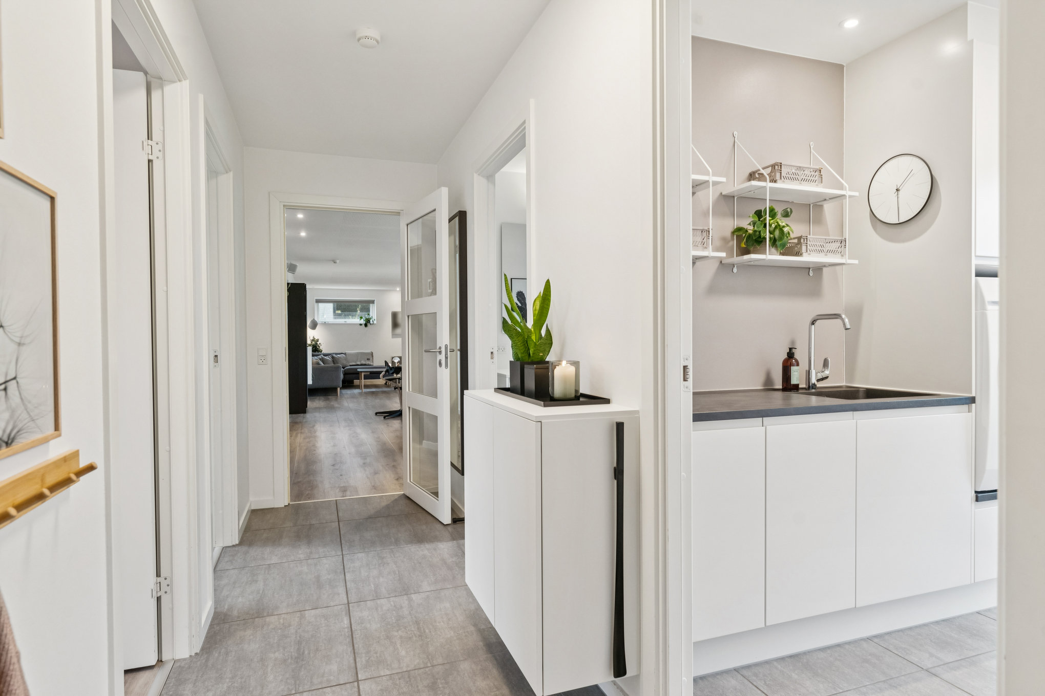 Fremhævet gang billede i fuldskærmstilstand. Billede af Elrovej 28, 8920 Randers NV