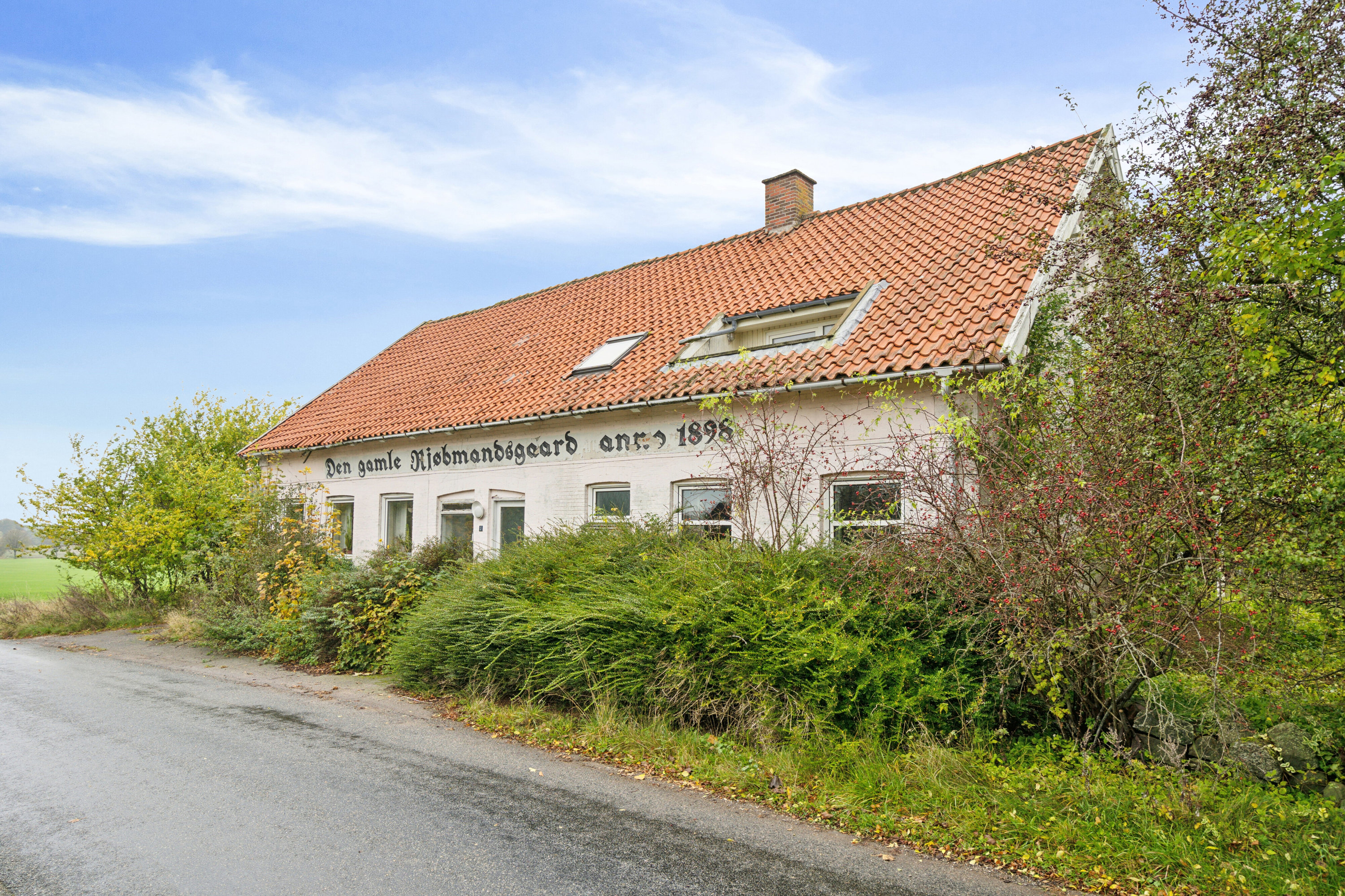 Fremhævet set fra vejen billede i fuldskærmstilstand. Billede af Hovkrog 3, 4684 Holmegaard