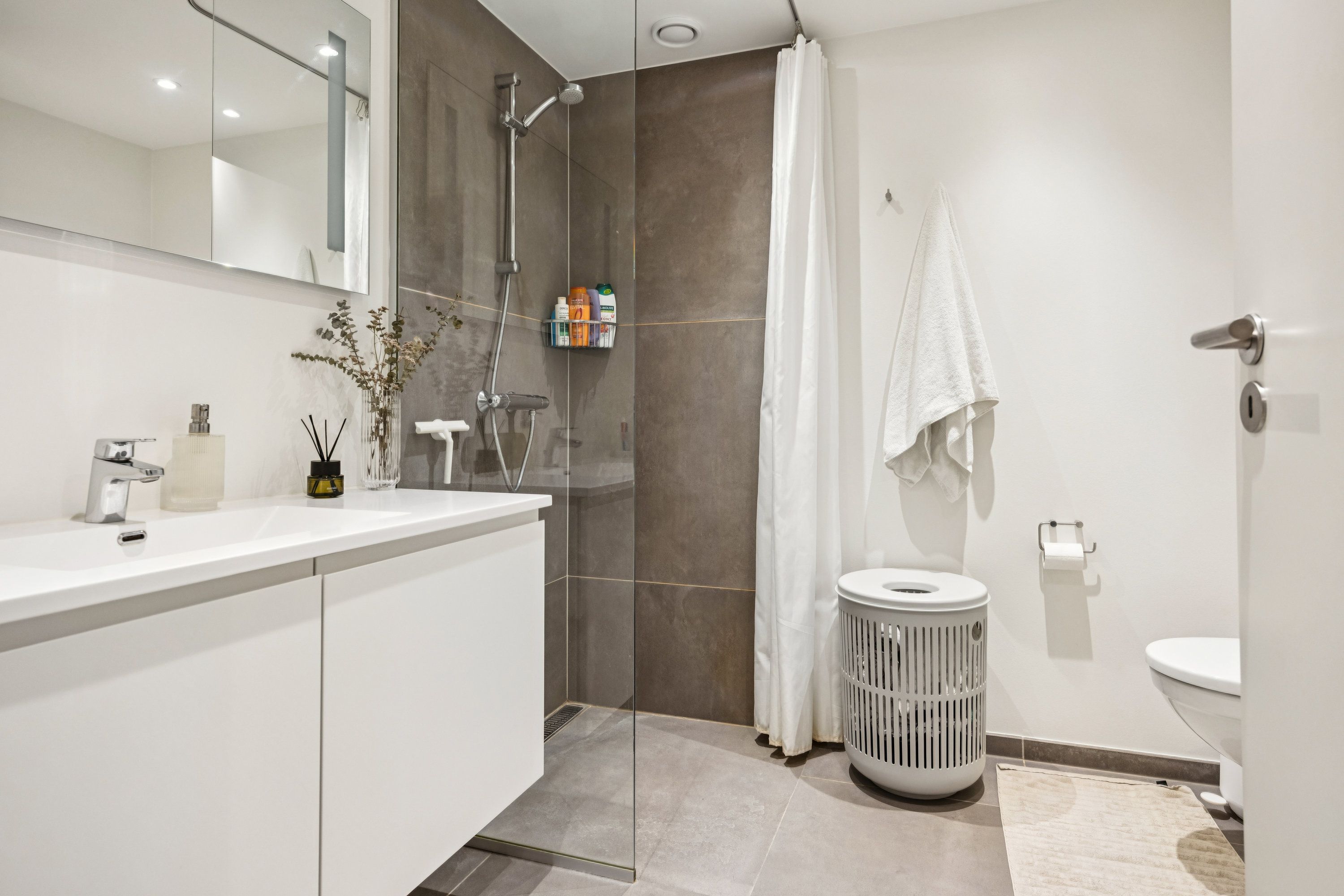 Fremhævet badeværelse billede i fuldskærmstilstand. Billede af Julius Posselts Vej 3A, 6. 3., 9400 Nørresundby