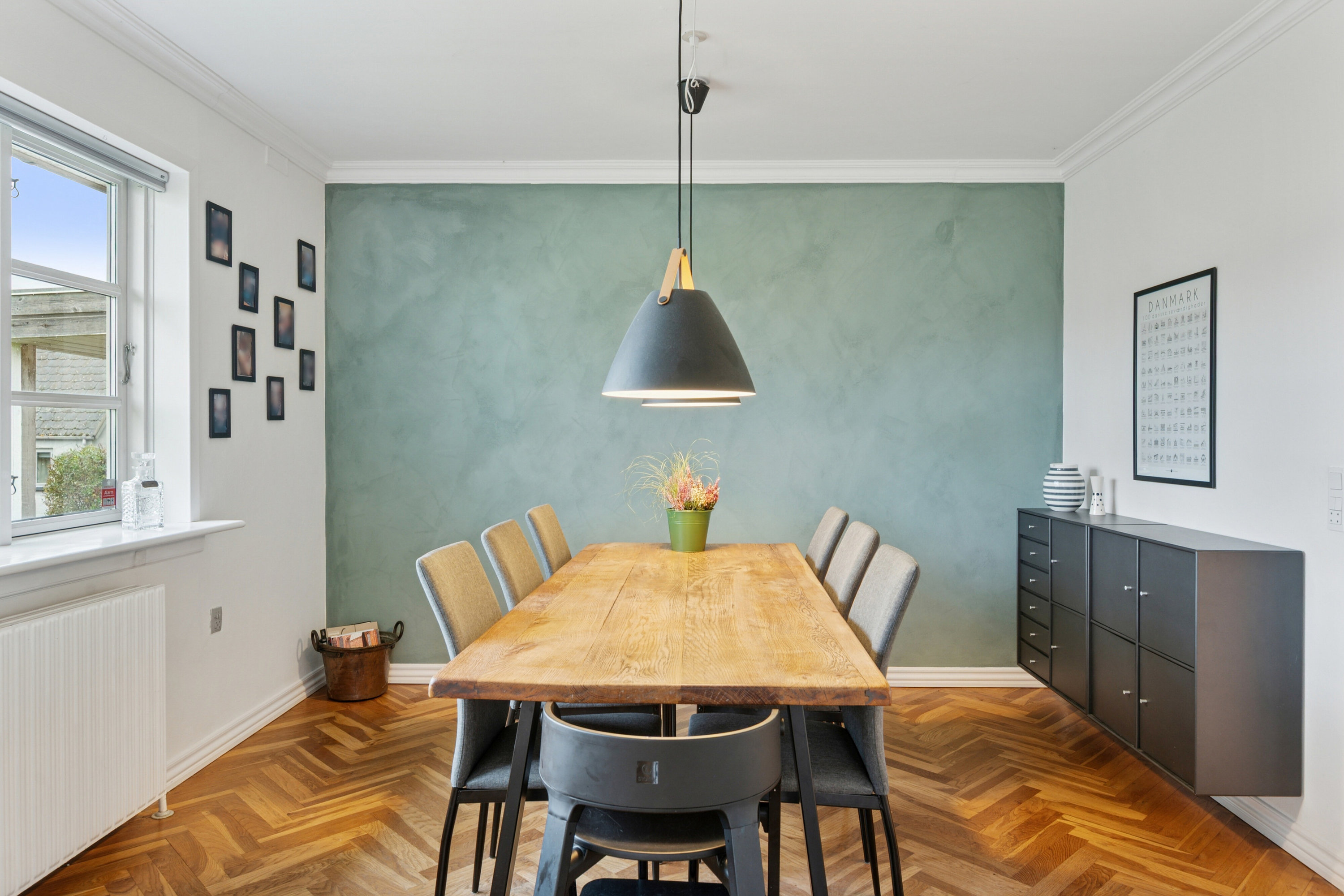 Fremhævet spisestue billede i fuldskærmstilstand. Billede af Smedegade 7, Snoldelev, 4621 Gadstrup