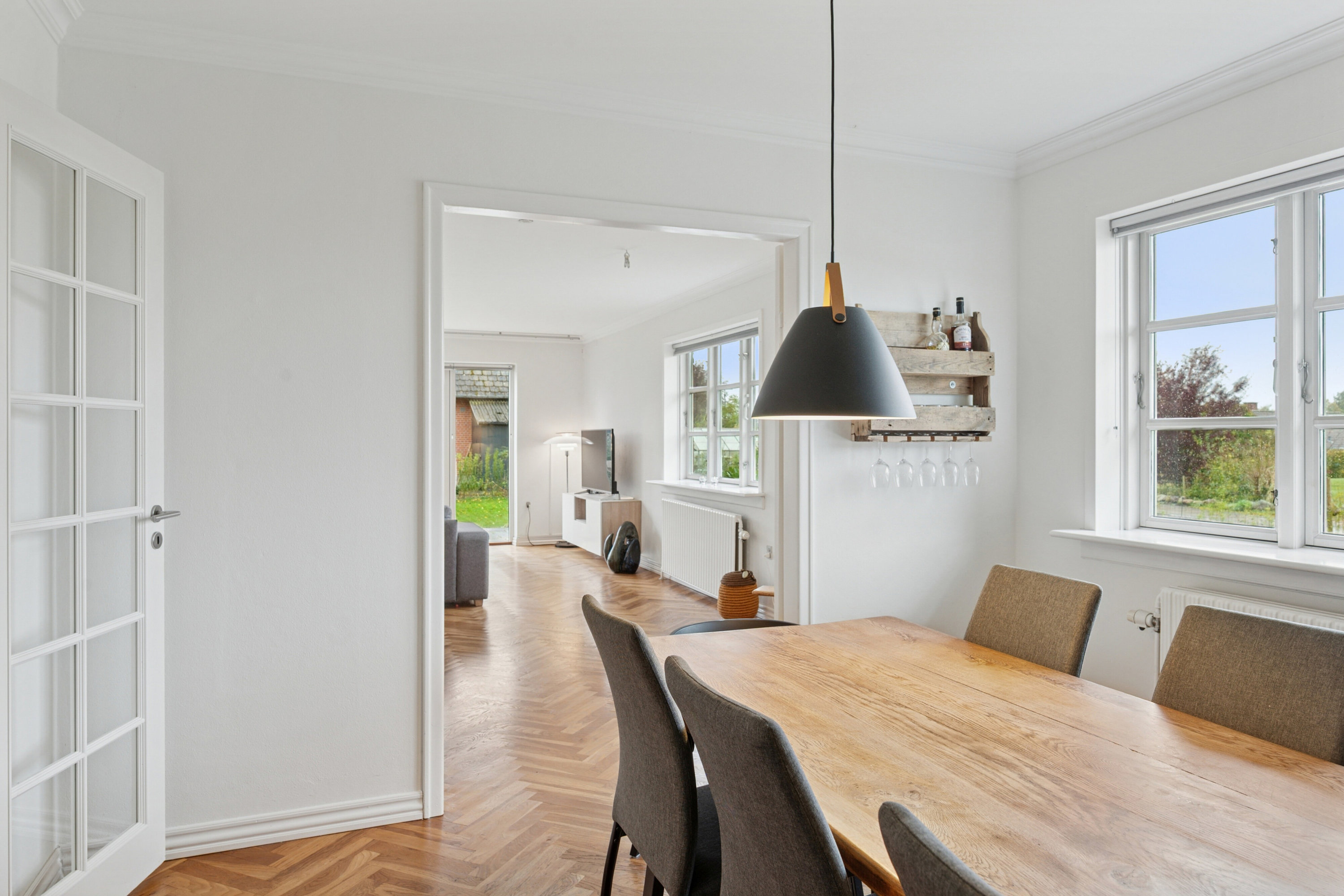 Fremhævet spisestue billede i fuldskærmstilstand. Billede af Smedegade 7, Snoldelev, 4621 Gadstrup
