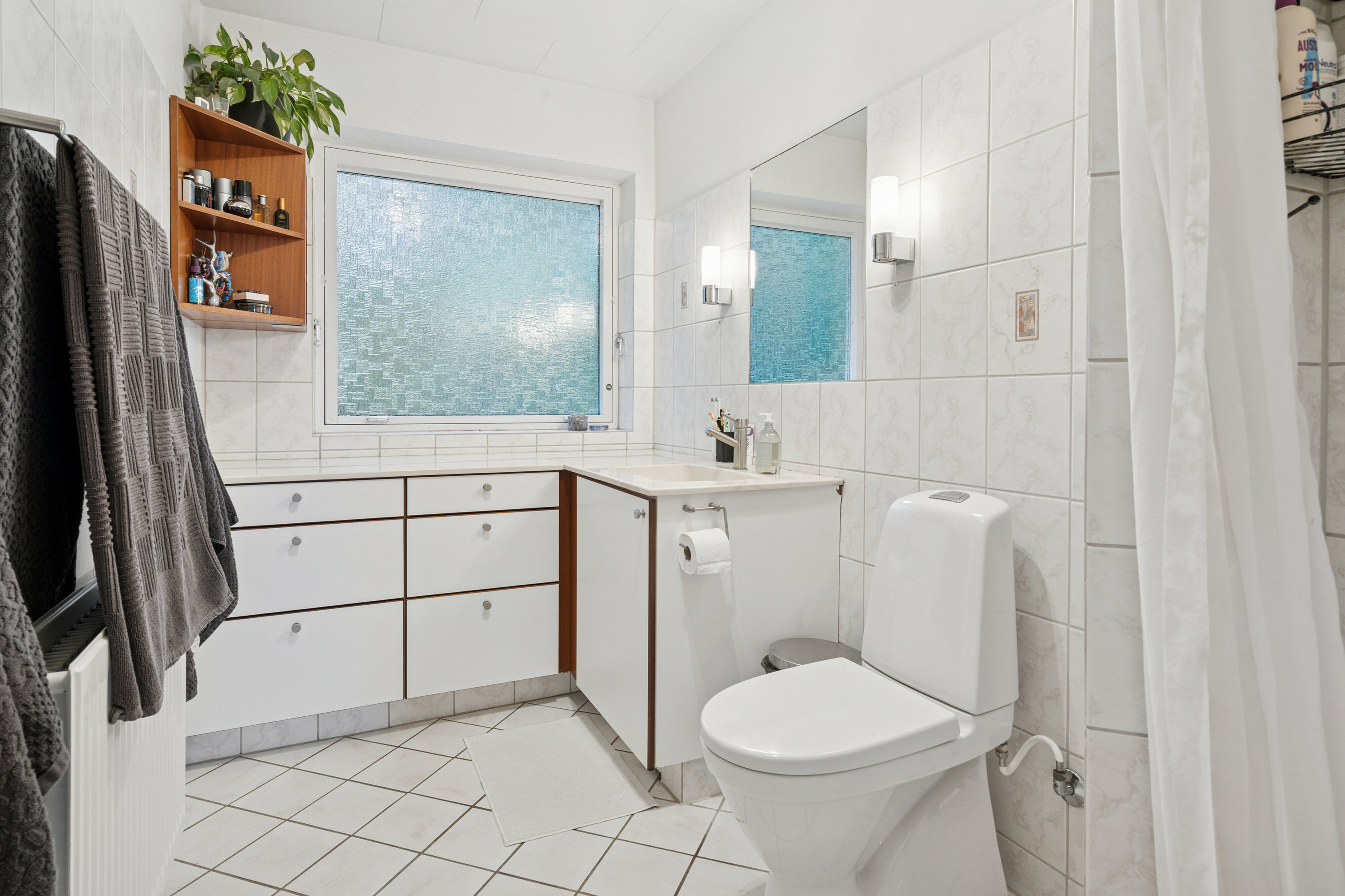 Fremhævet badeværelse billede i fuldskærmstilstand. Billede af Gl Skolevej 17, Askov, 4733 Tappernøje