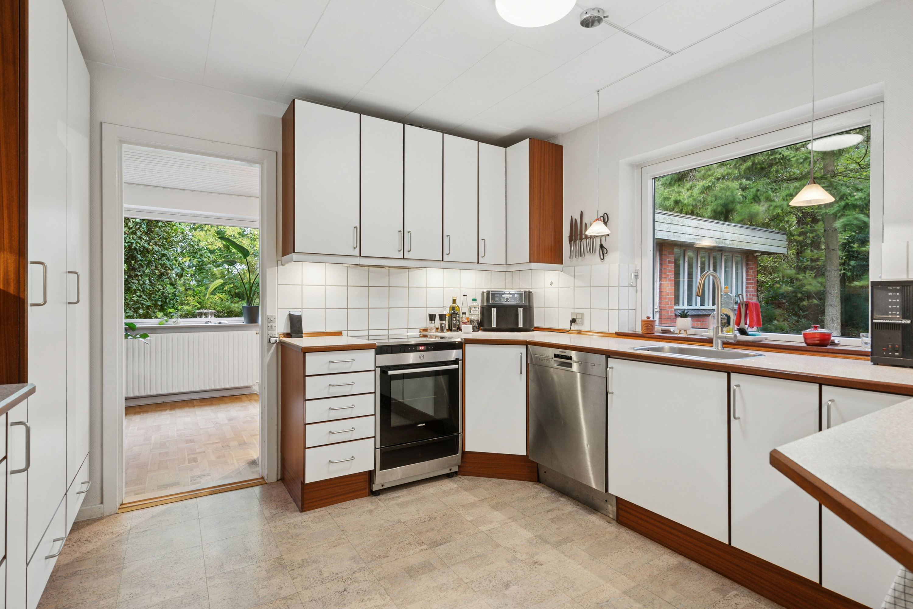 Fremhævet køkken billede i fuldskærmstilstand. Billede af Gl Skolevej 17, Askov, 4733 Tappernøje