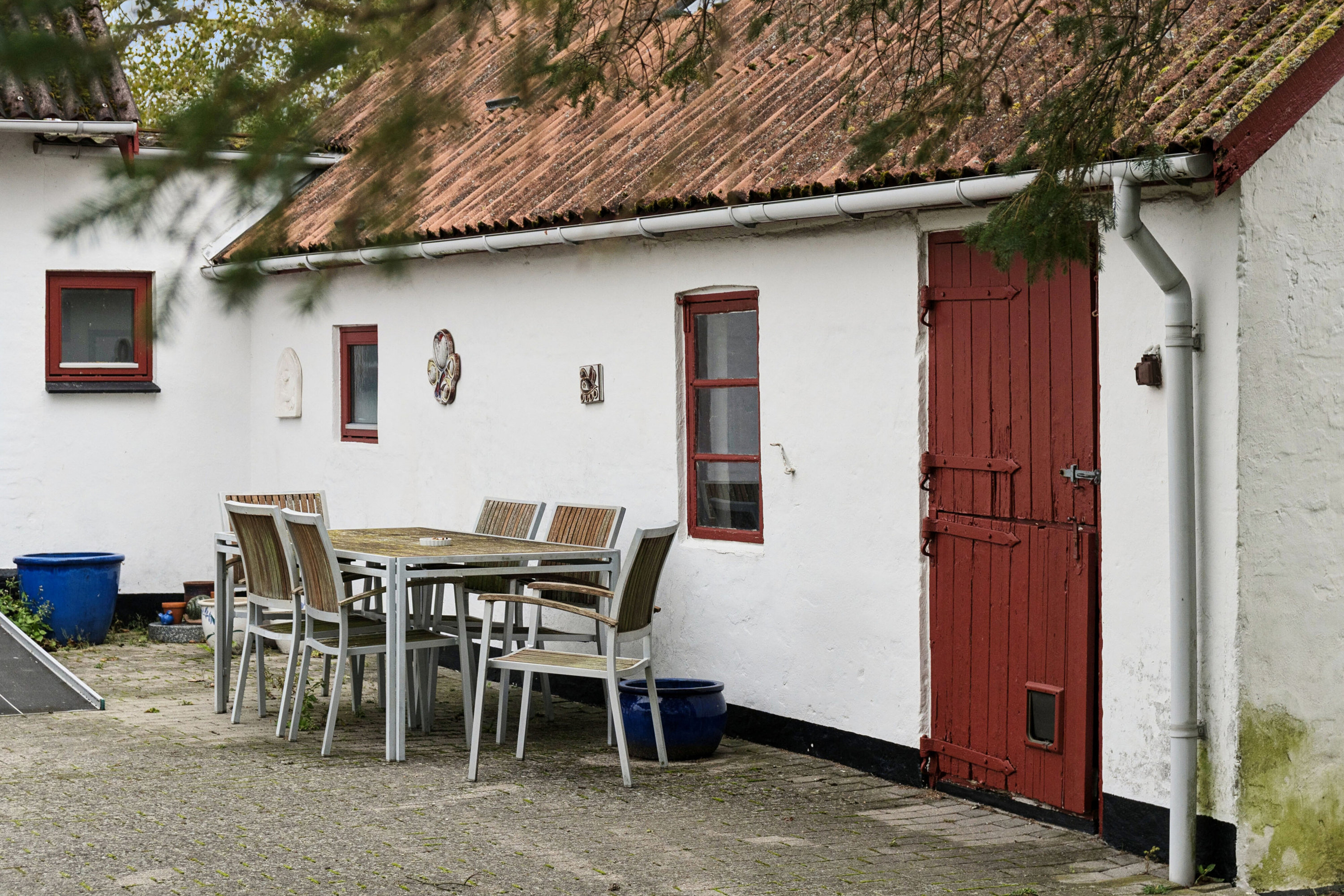 Miniaturebillede 2: set fra vejen. Billede af Gudmindrup Mosevej 1, Gudmindrup, 4573 Højby