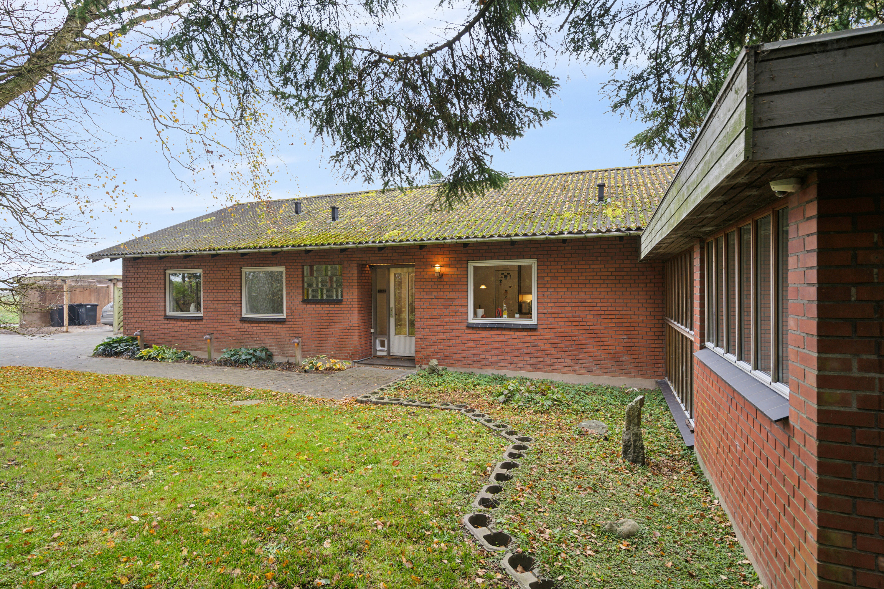 Fremhævet udendørs billede i fuldskærmstilstand. Billede af Gl Skolevej 17, Askov, 4733 Tappernøje