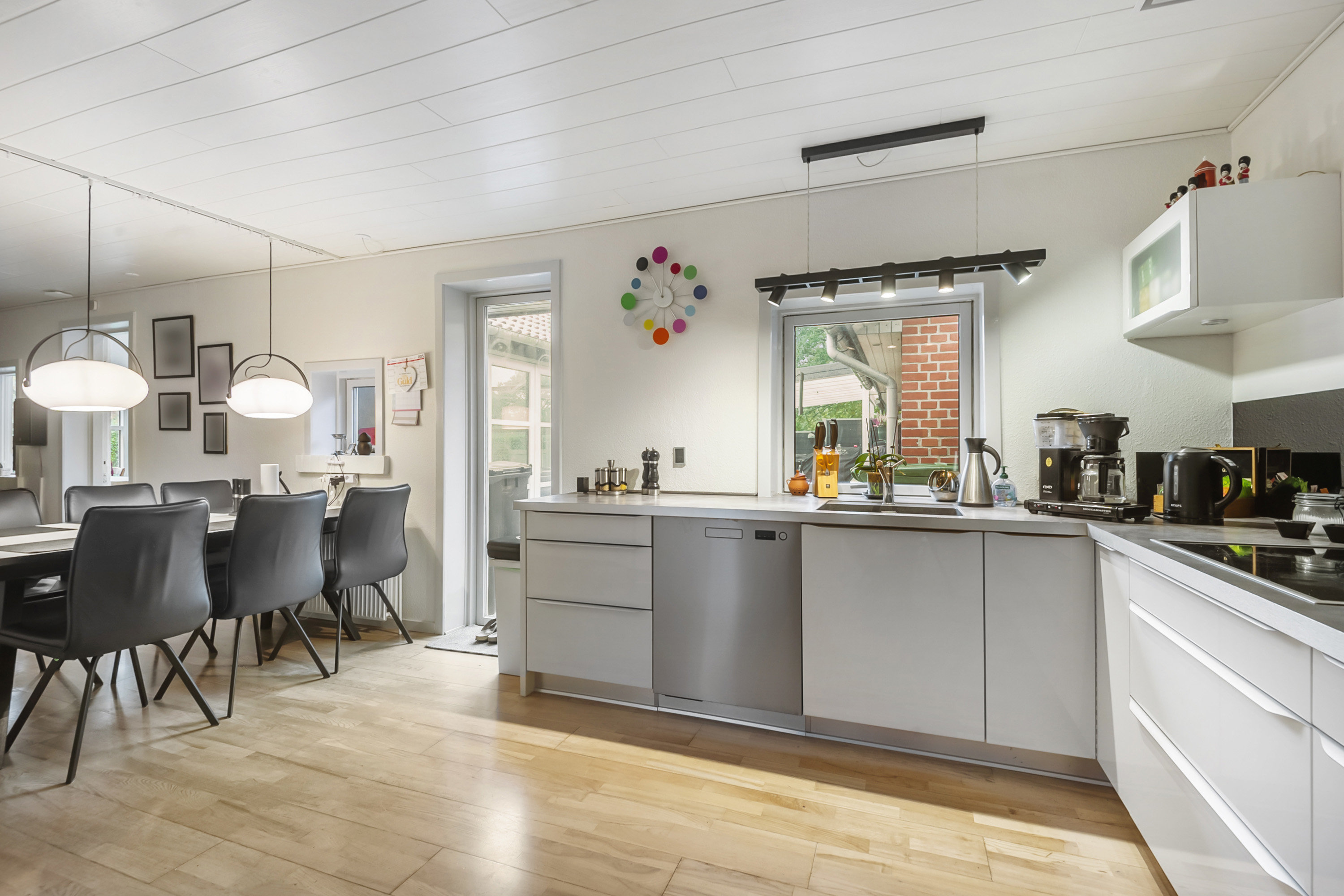 Fremhævet køkken billede i fuldskærmstilstand. Billede af Saturnvænget 2, 6710 Esbjerg V