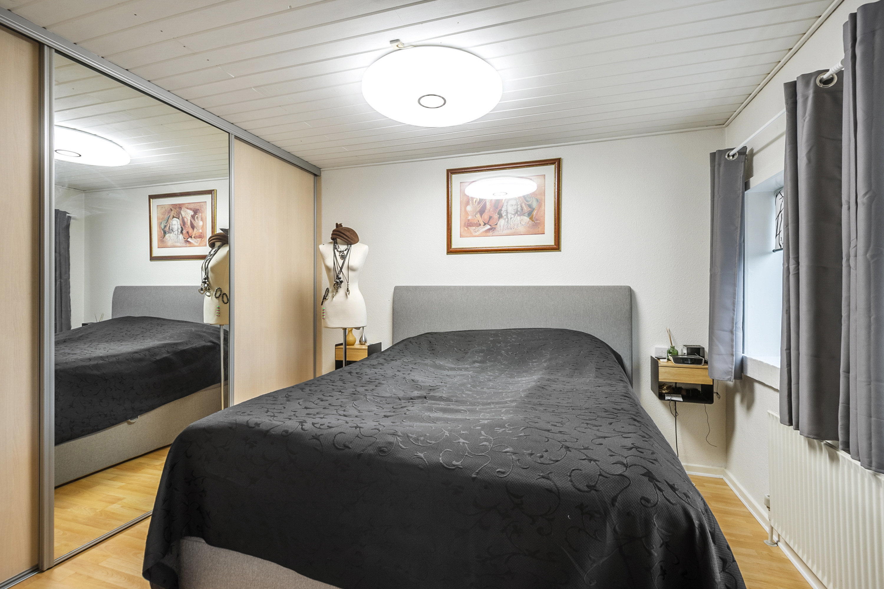 Fremhævet soveværelse billede i fuldskærmstilstand. Billede af Saturnvænget 2, 6710 Esbjerg V