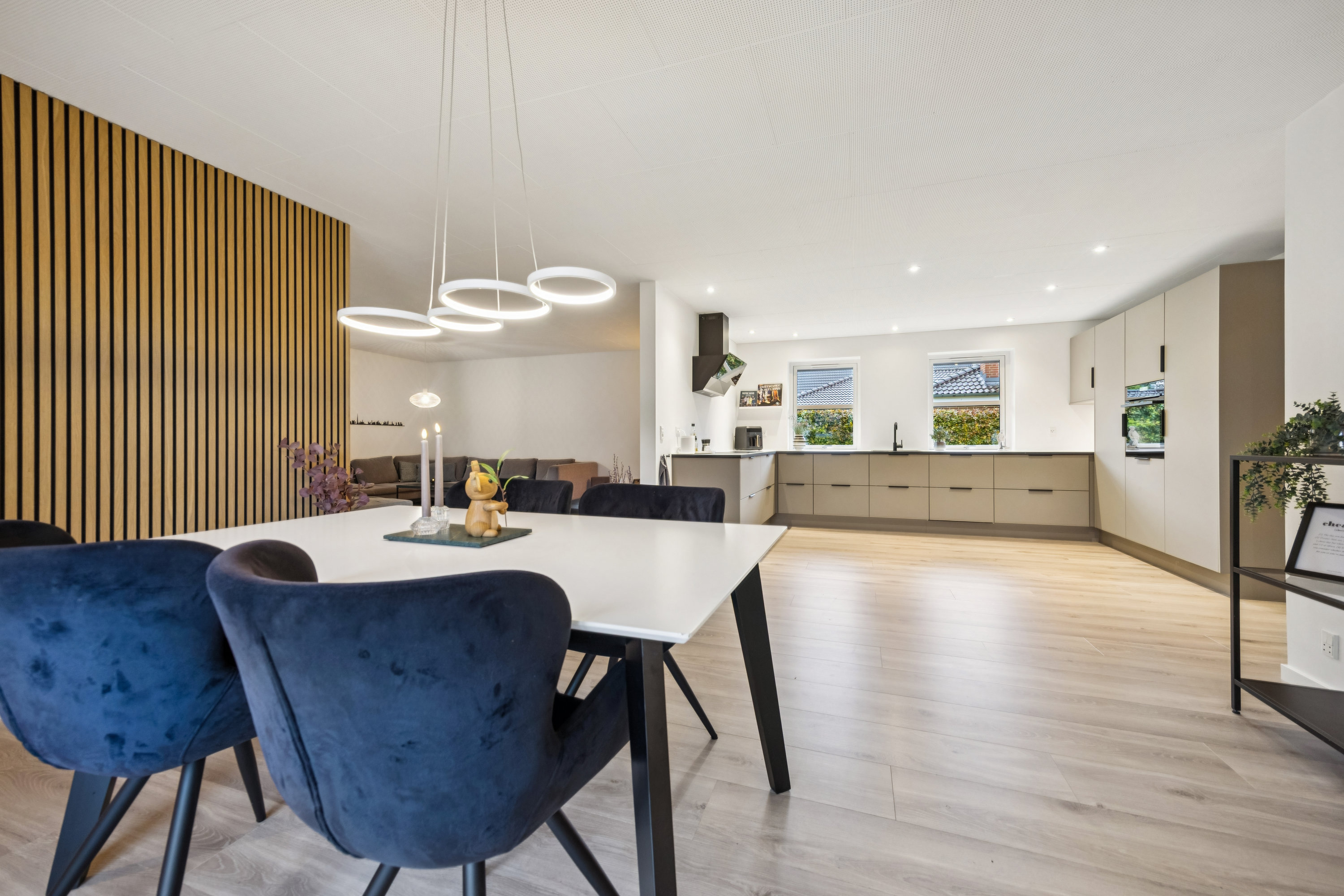 Miniaturebillede 2: stue. Billede af Østermarken 31, 9320 Hjallerup