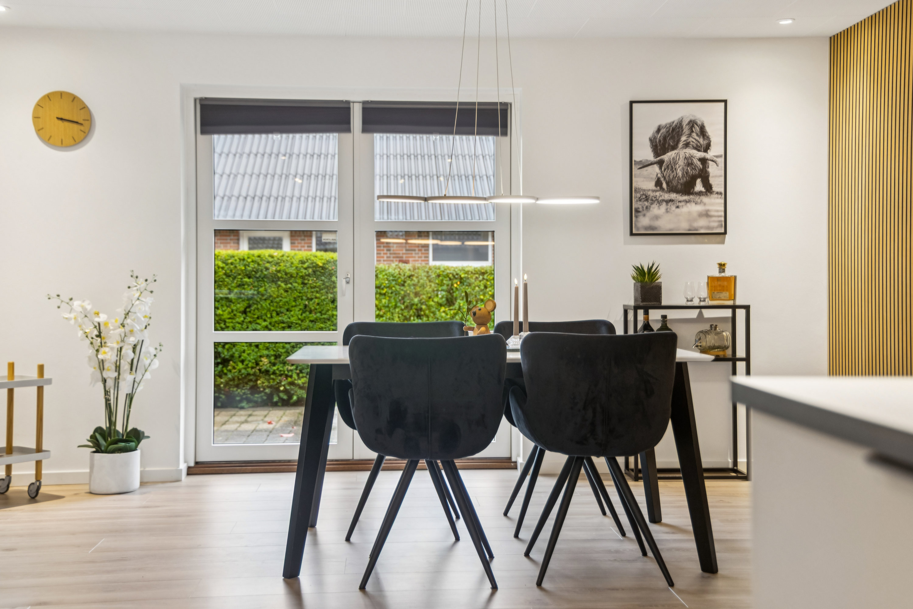 Fremhævet stue billede i fuldskærmstilstand. Billede af Østermarken 31, 9320 Hjallerup