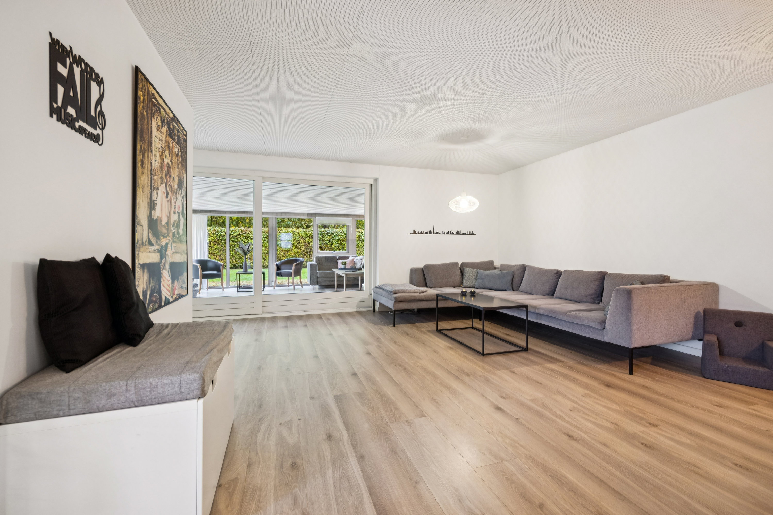 Fremhævet stue billede i fuldskærmstilstand. Billede af Østermarken 31, 9320 Hjallerup