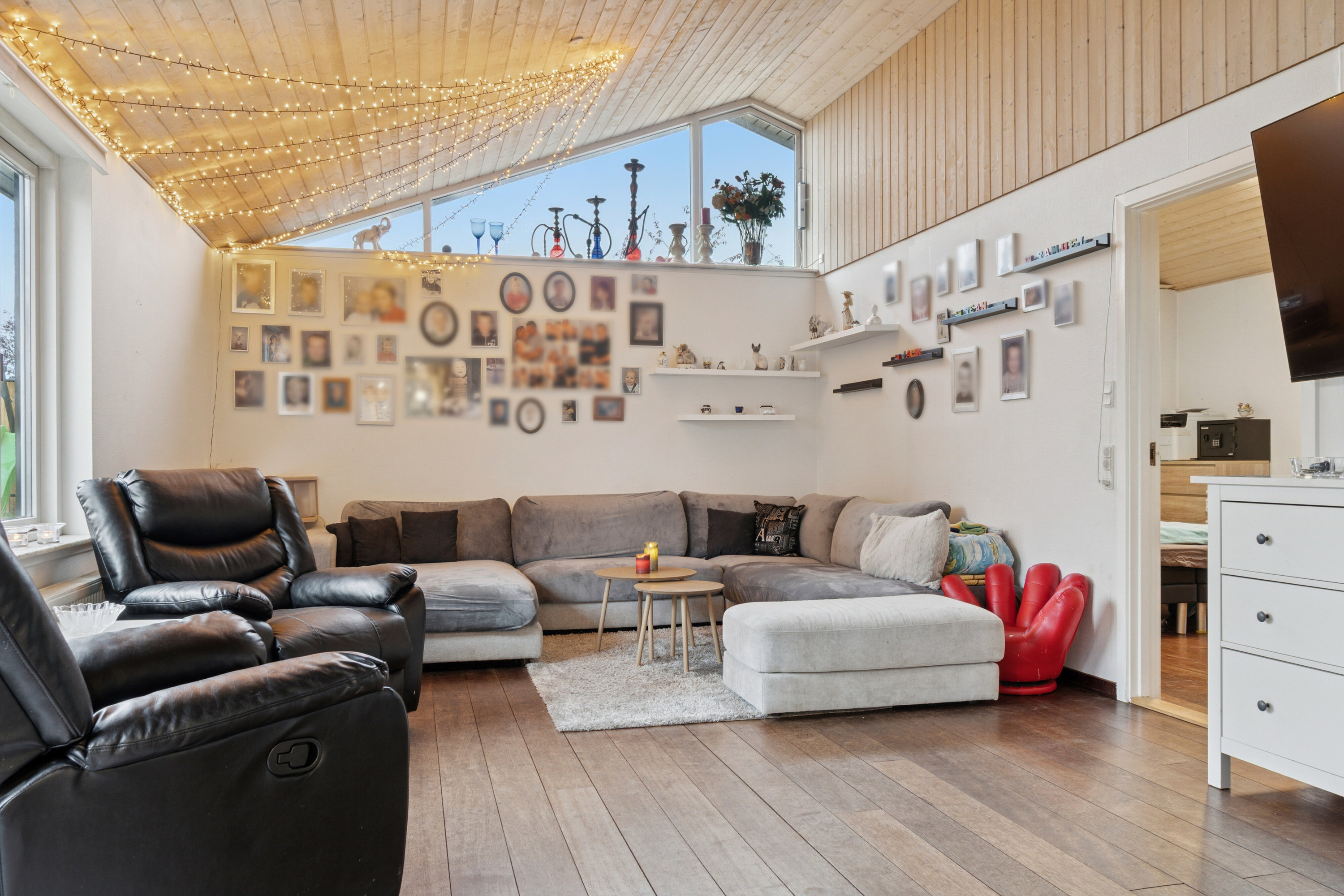 Fremhævet stue billede i fuldskærmstilstand. Billede af Lupinvej 36, 4040 Jyllinge