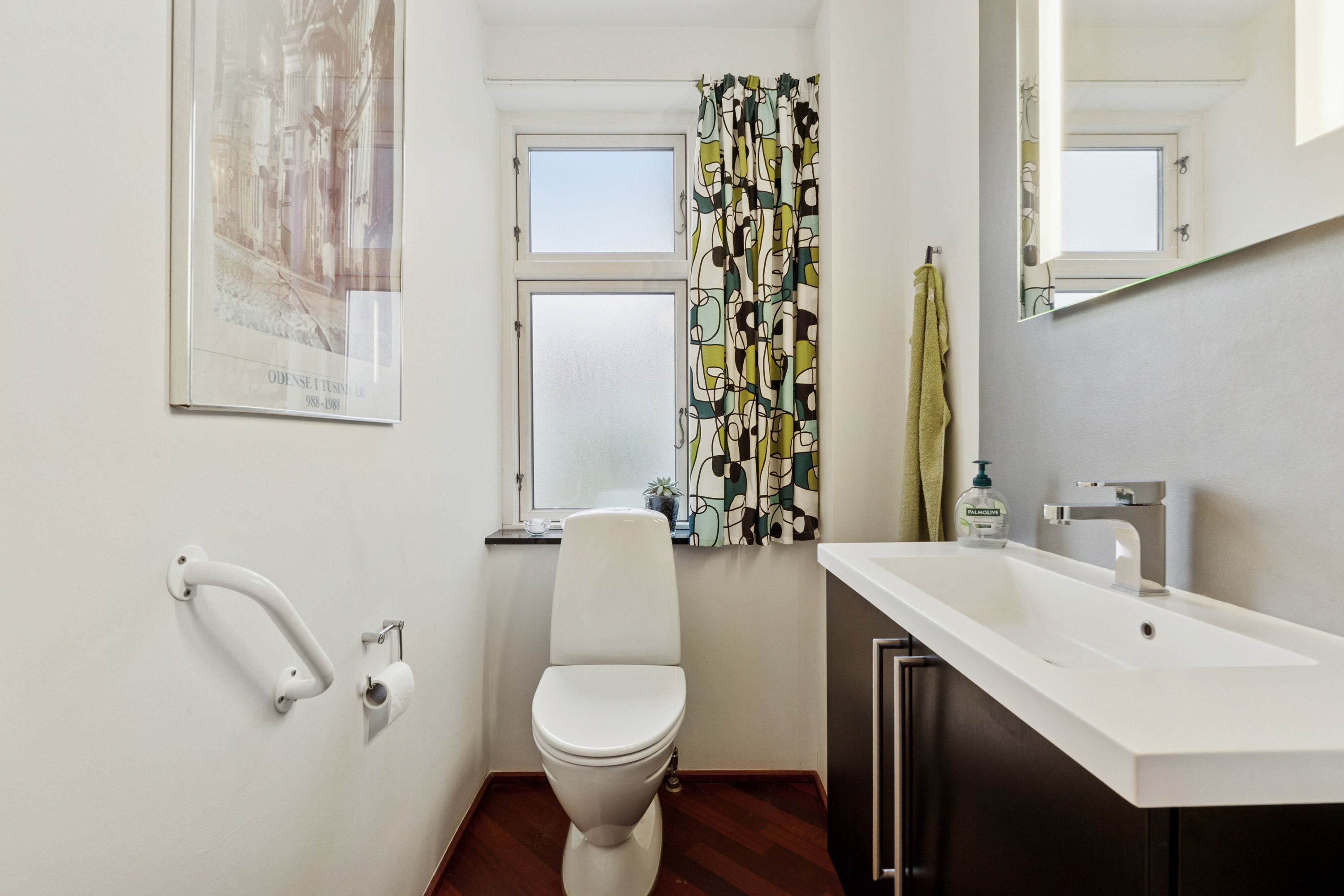 Fremhævet badeværelse billede i fuldskærmstilstand. Billede af Moltkesvej 7, 5000 Odense C