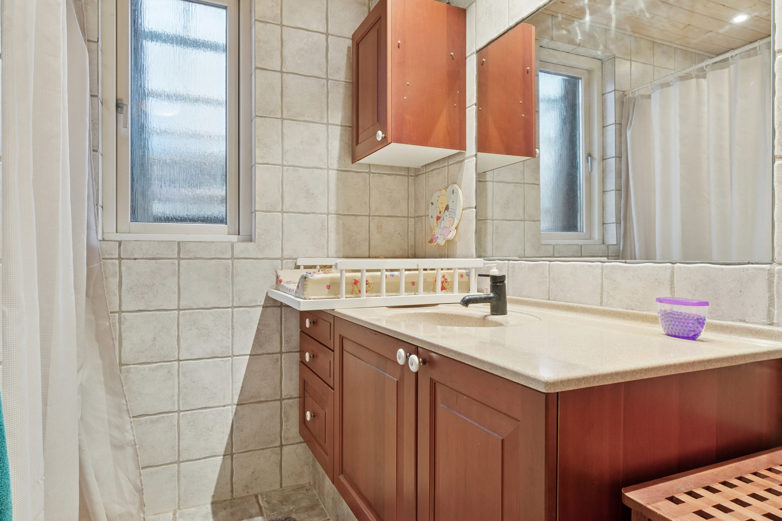 Fremhævet badeværelse billede i fuldskærmstilstand. Billede af Lupinvej 36, 4040 Jyllinge