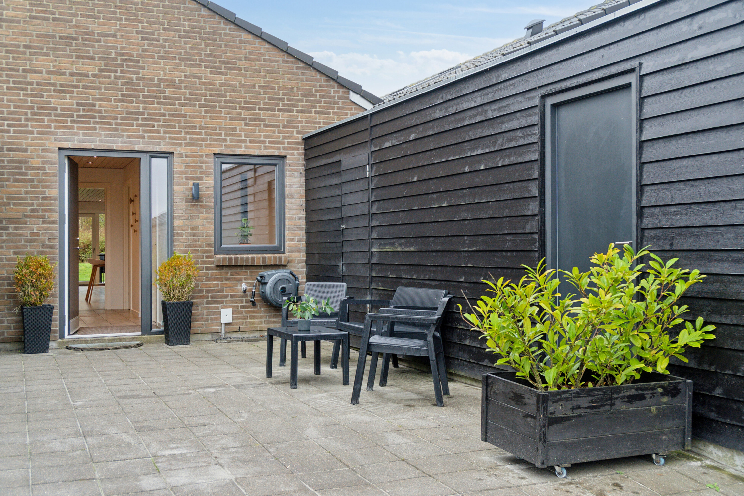 Fremhævet terrasse billede i fuldskærmstilstand. Billede af Buskelundengen 9, 8600 Silkeborg