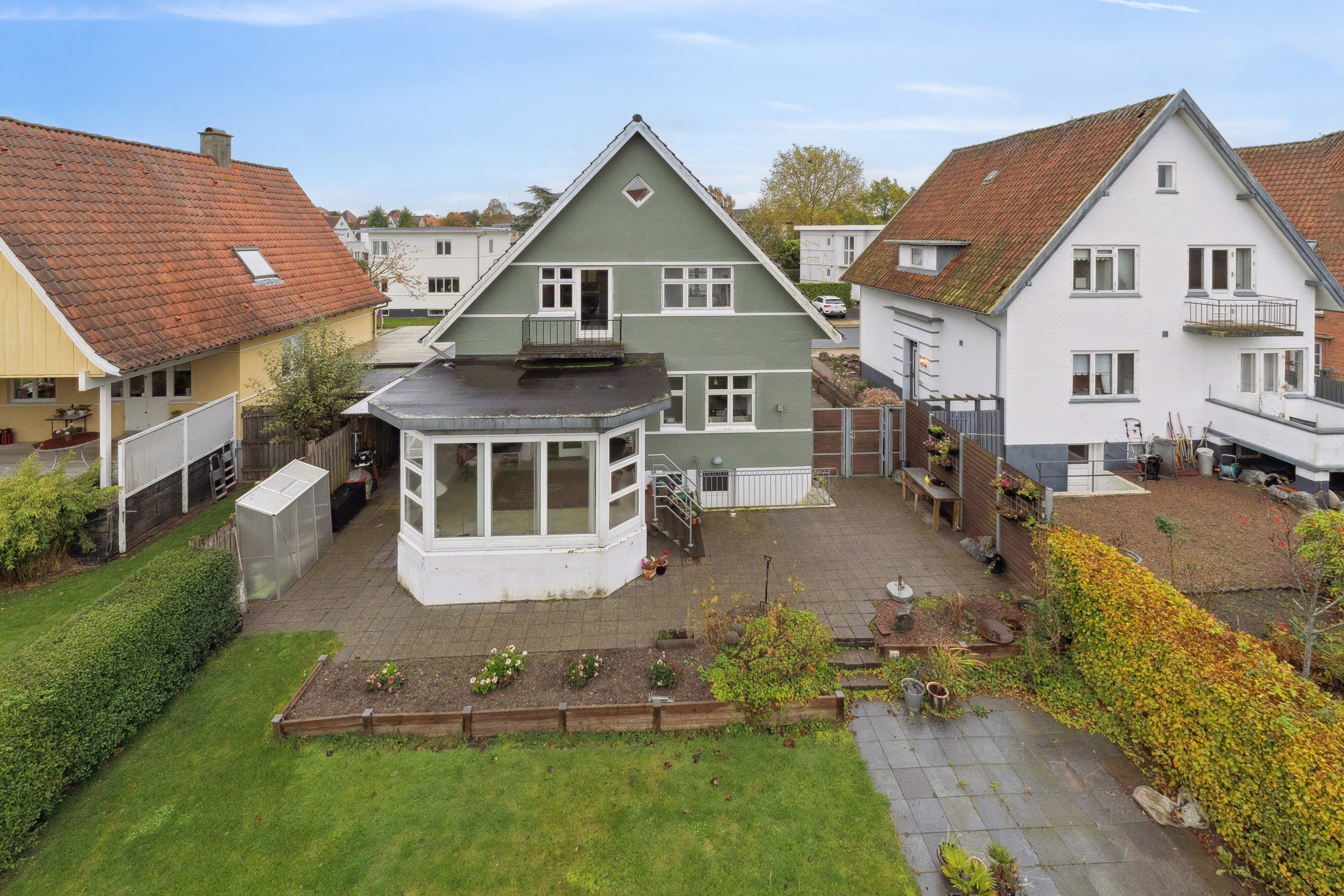 Fremhævet set fra haven billede i fuldskærmstilstand. Billede af Moltkesvej 7, 5000 Odense C