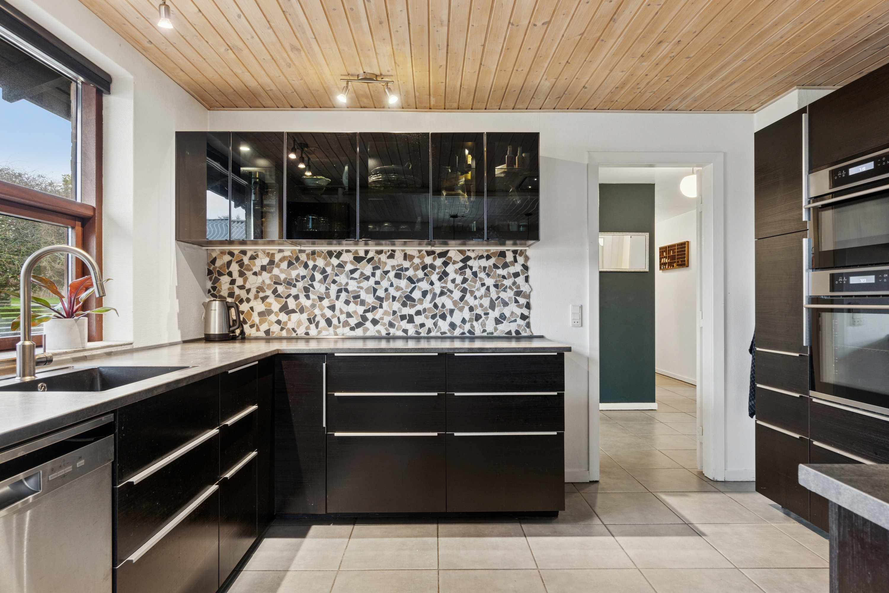 Fremhævet køkken billede i fuldskærmstilstand. Billede af Gyvelvænget 309, 7730 Hanstholm