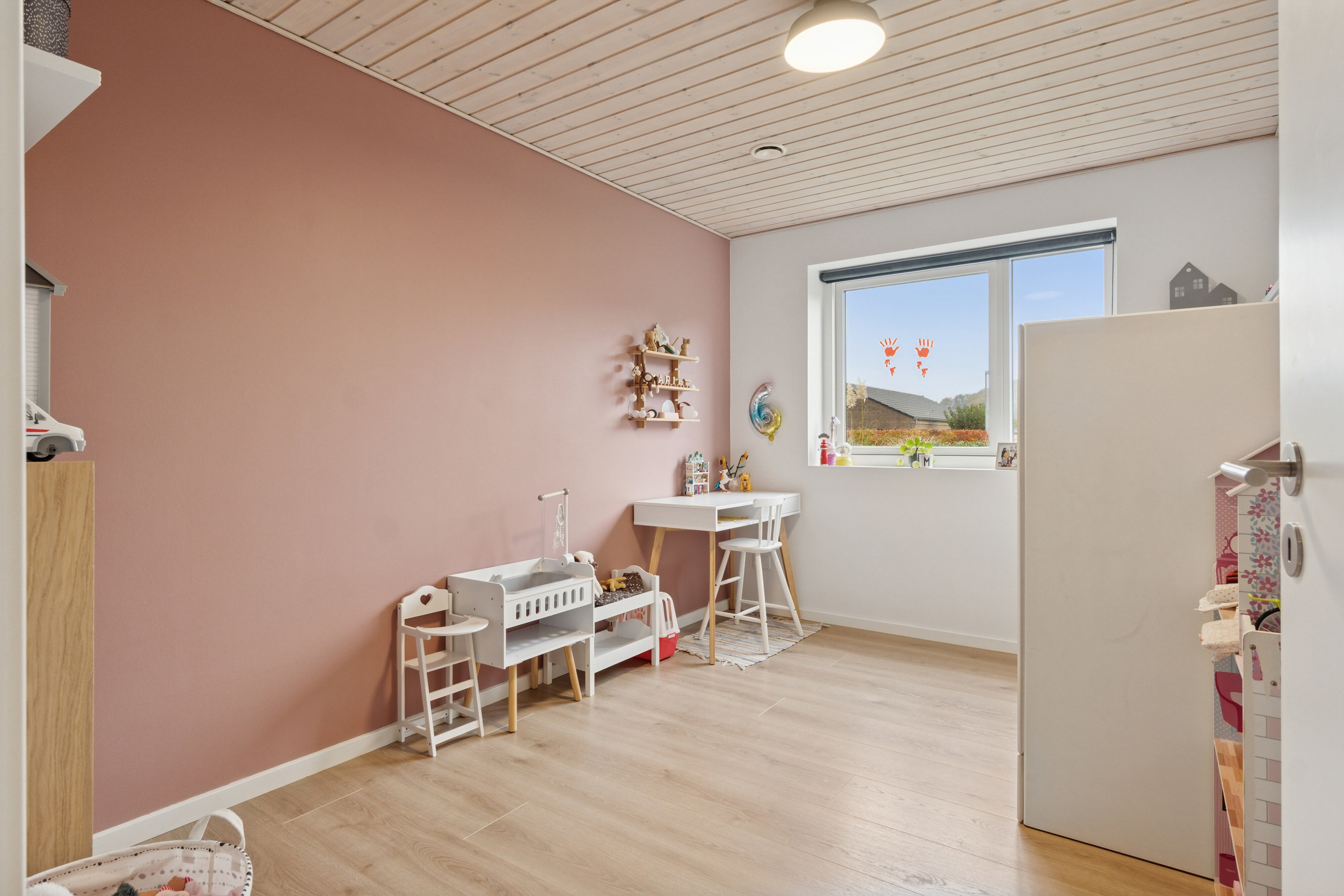 Fremhævet soveværelse billede i fuldskærmstilstand. Billede af Buskelundengen 9, 8600 Silkeborg