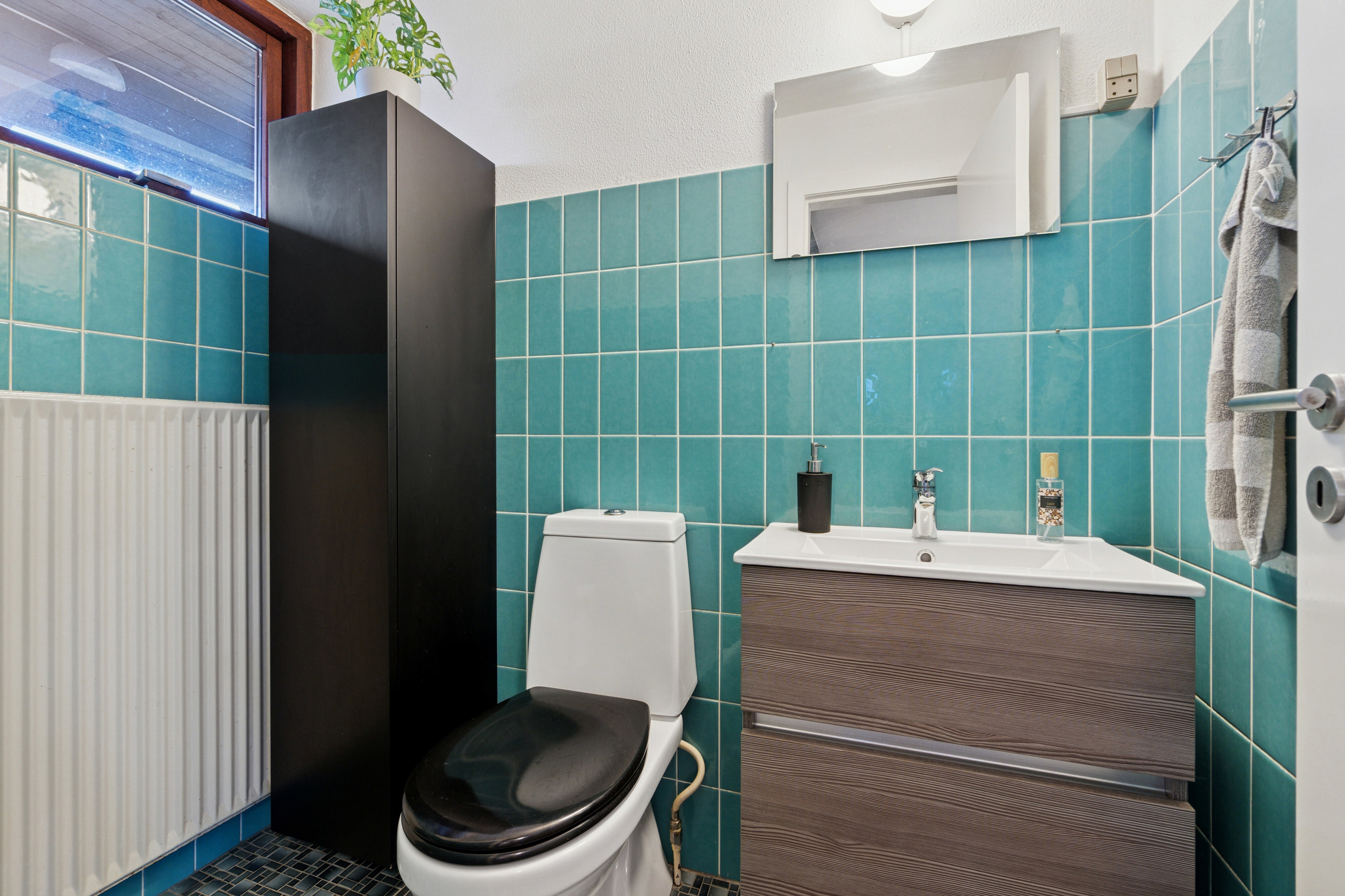 Fremhævet toilet billede i fuldskærmstilstand. Billede af Gyvelvænget 309, 7730 Hanstholm