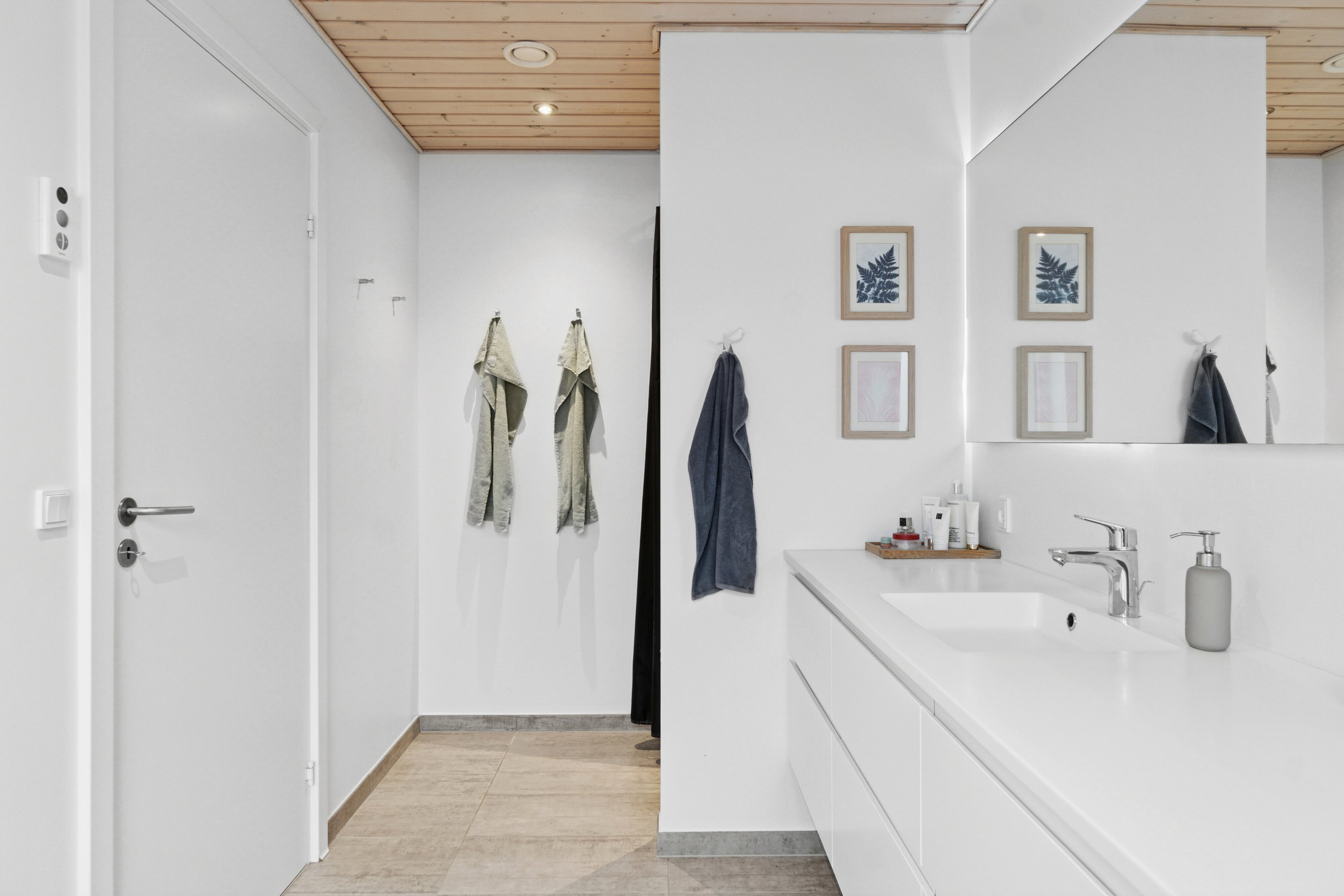 Fremhævet badeværelse billede i fuldskærmstilstand. Billede af Buskelundengen 9, 8600 Silkeborg