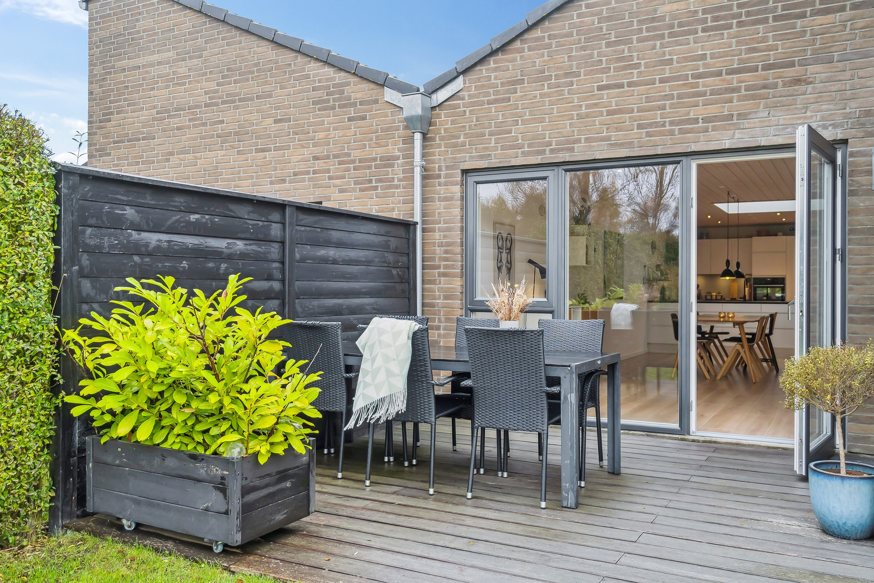 Fremhævet terrasse billede i fuldskærmstilstand. Billede af Buskelundengen 9, 8600 Silkeborg