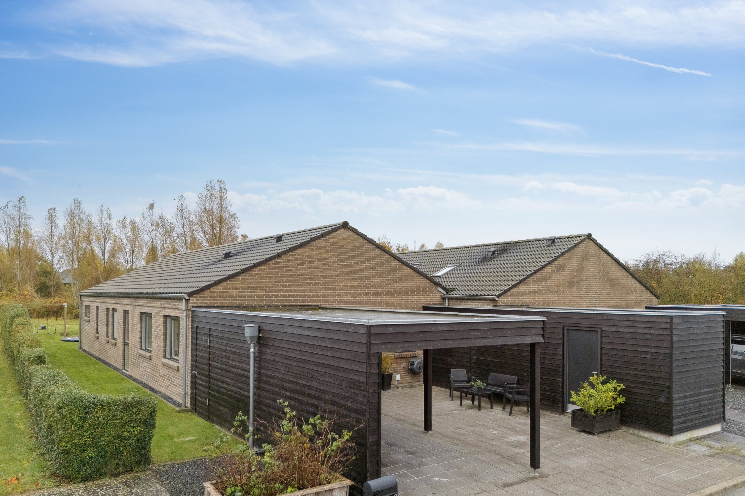 Fremhævet set fra vejen billede i fuldskærmstilstand. Billede af Buskelundengen 9, 8600 Silkeborg