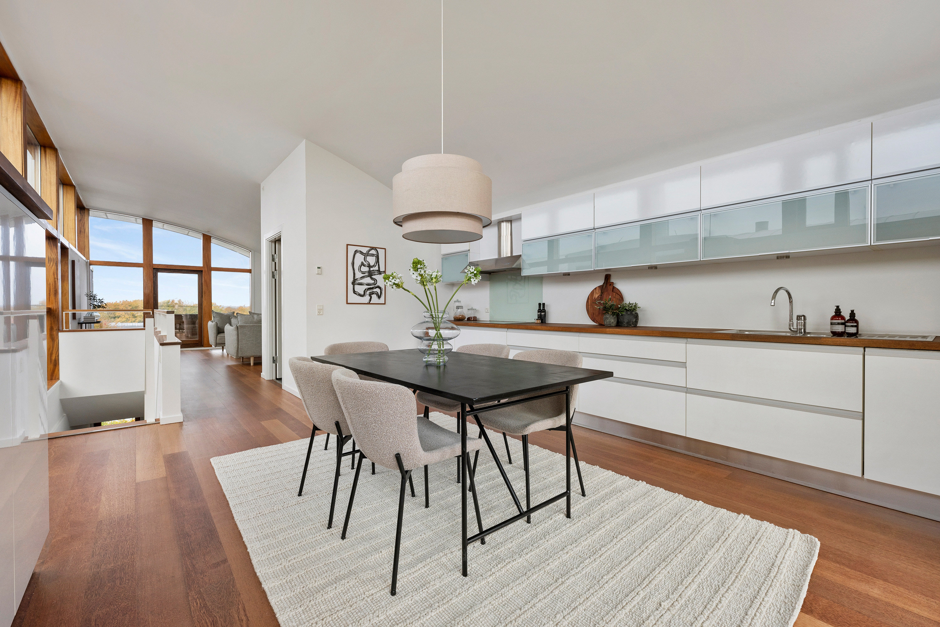 Fremhævet spisekøkken billede i fuldskærmstilstand. Billede af Pilehøj 2C, 1. tv., 3460 Birkerød