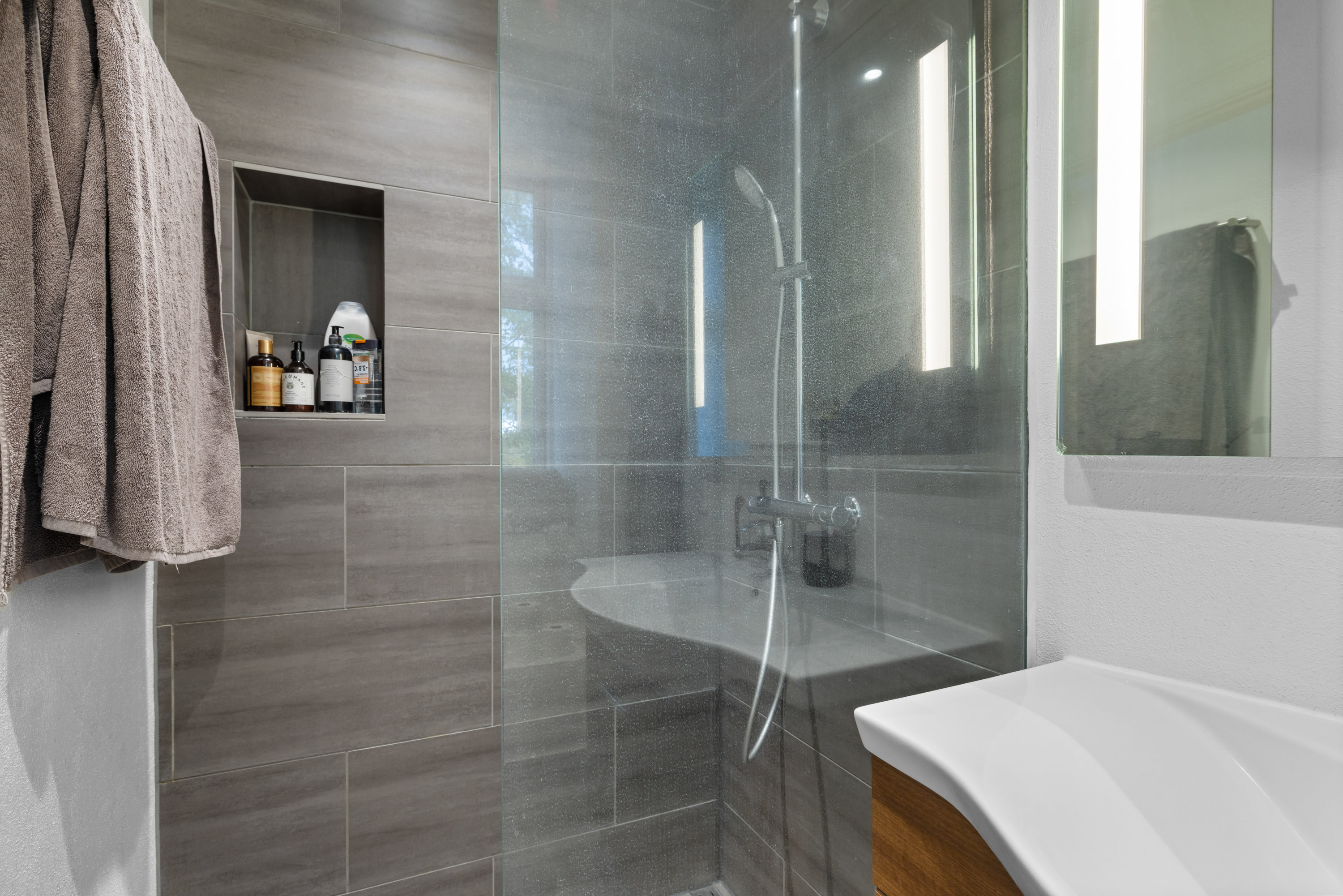 Fremhævet badeværelse billede i fuldskærmstilstand. Billede af Nørre Voldgade 100, 1. th., 7000 Fredericia