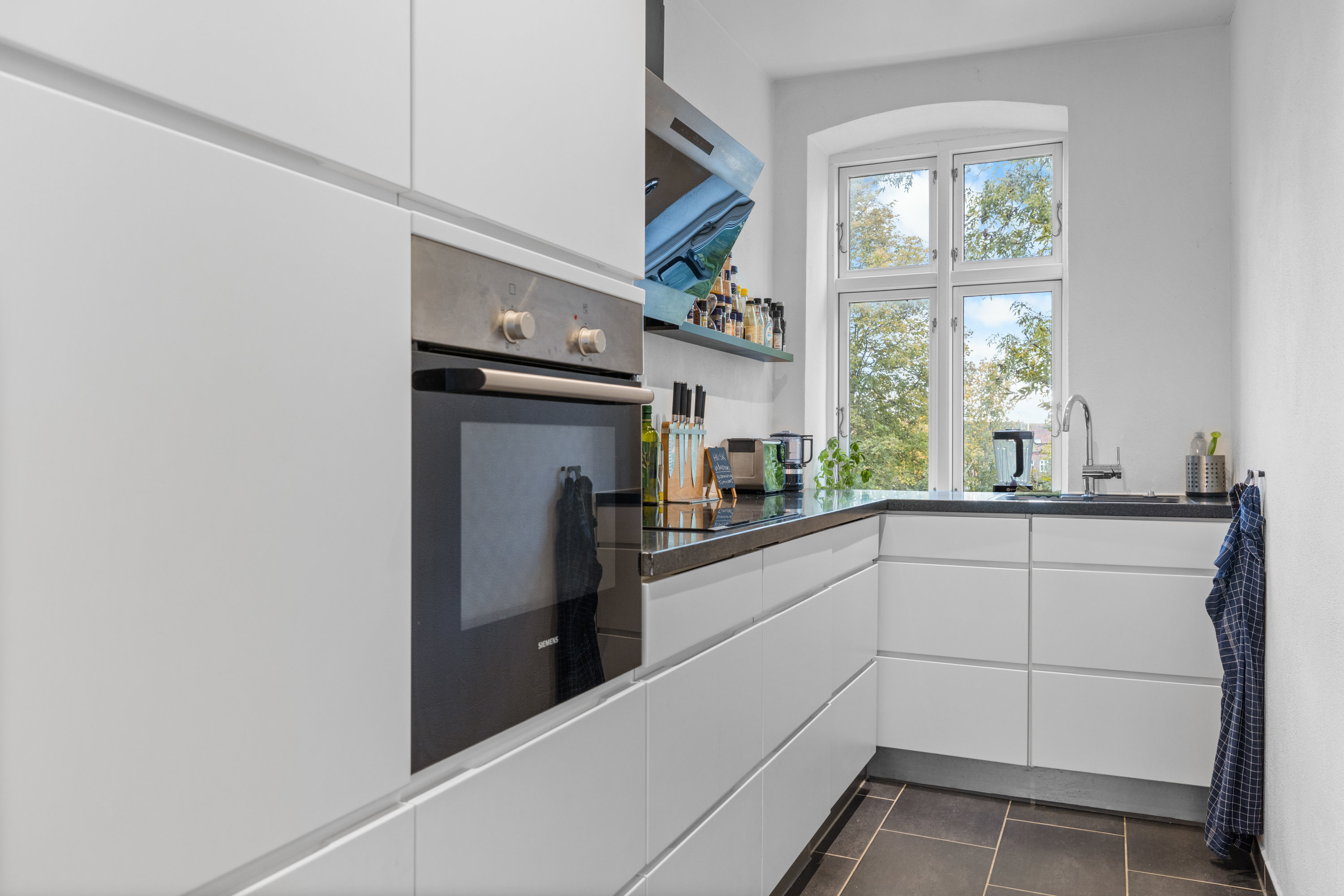 Fremhævet køkken billede i fuldskærmstilstand. Billede af Nørre Voldgade 100, 1. th., 7000 Fredericia