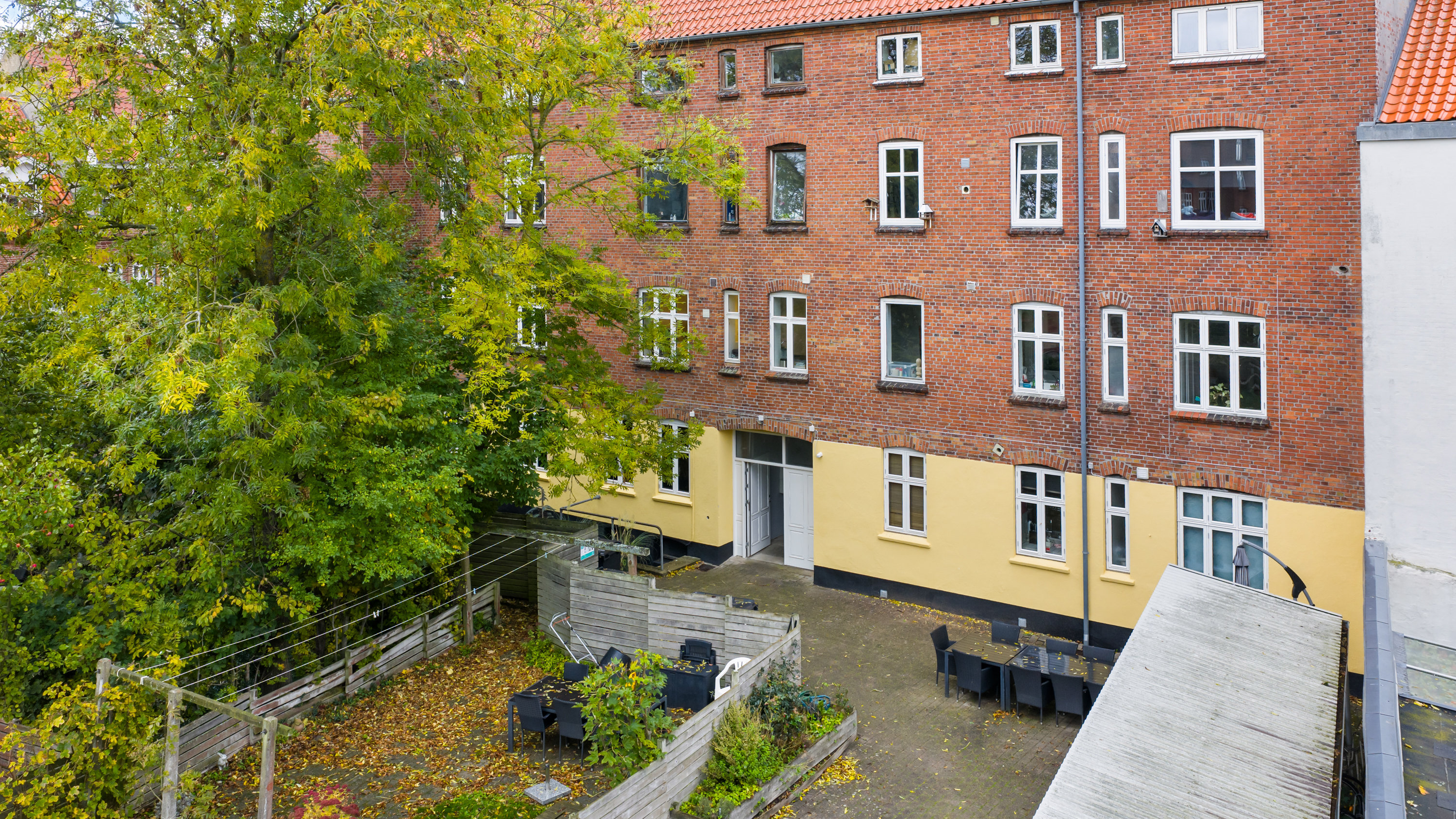 Fremhævet gårdmiljø billede i fuldskærmstilstand. Billede af Nørre Voldgade 100, 1. th., 7000 Fredericia