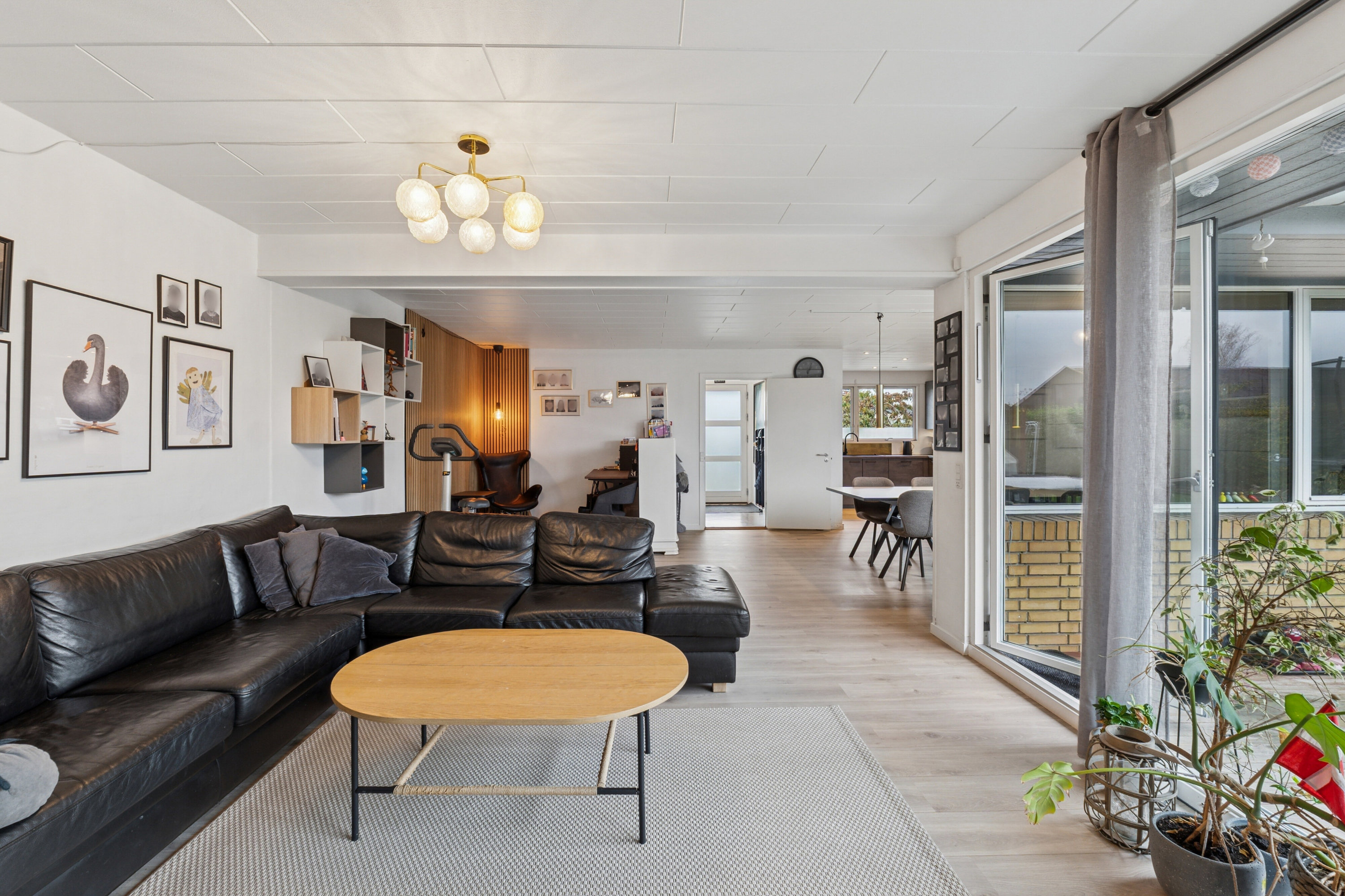 Fremhævet stue billede i fuldskærmstilstand. Billede af Snebærhaven 58, 2620 Albertslund