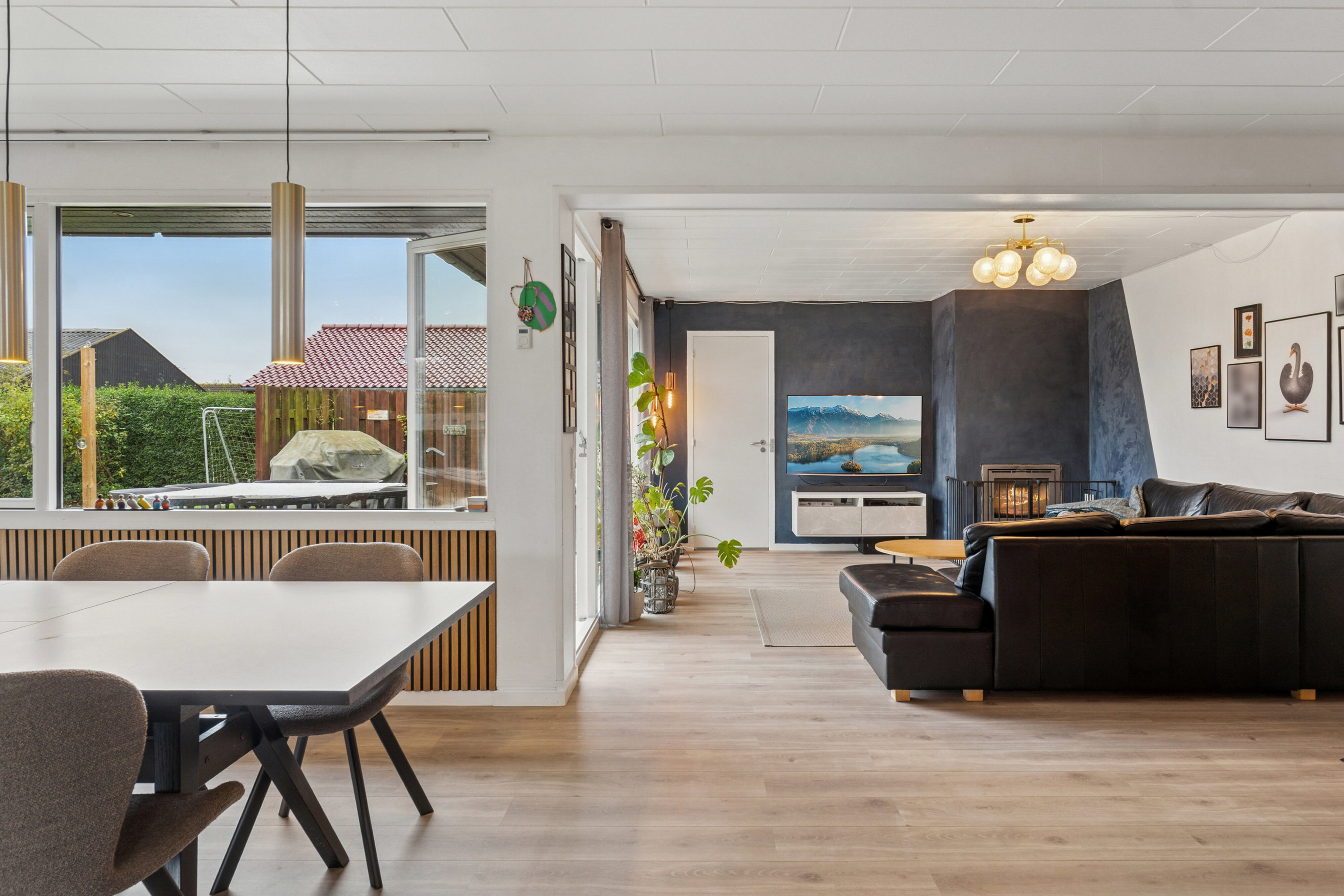 Fremhævet stue billede i fuldskærmstilstand. Billede af Snebærhaven 58, 2620 Albertslund