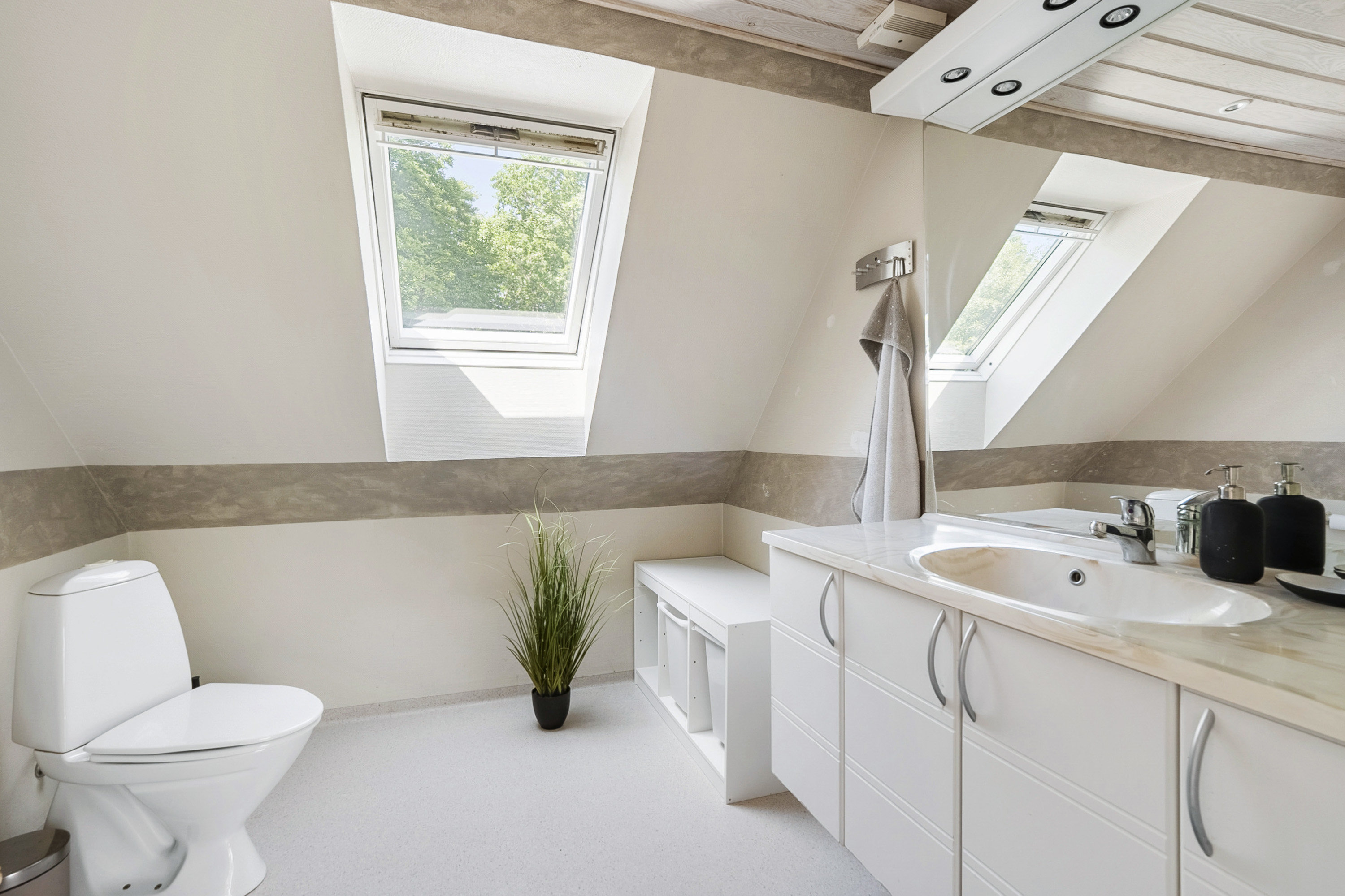 Fremhævet  billede i fuldskærmstilstand. Billede af Skovbrynet 14, 8763 Rask Mølle