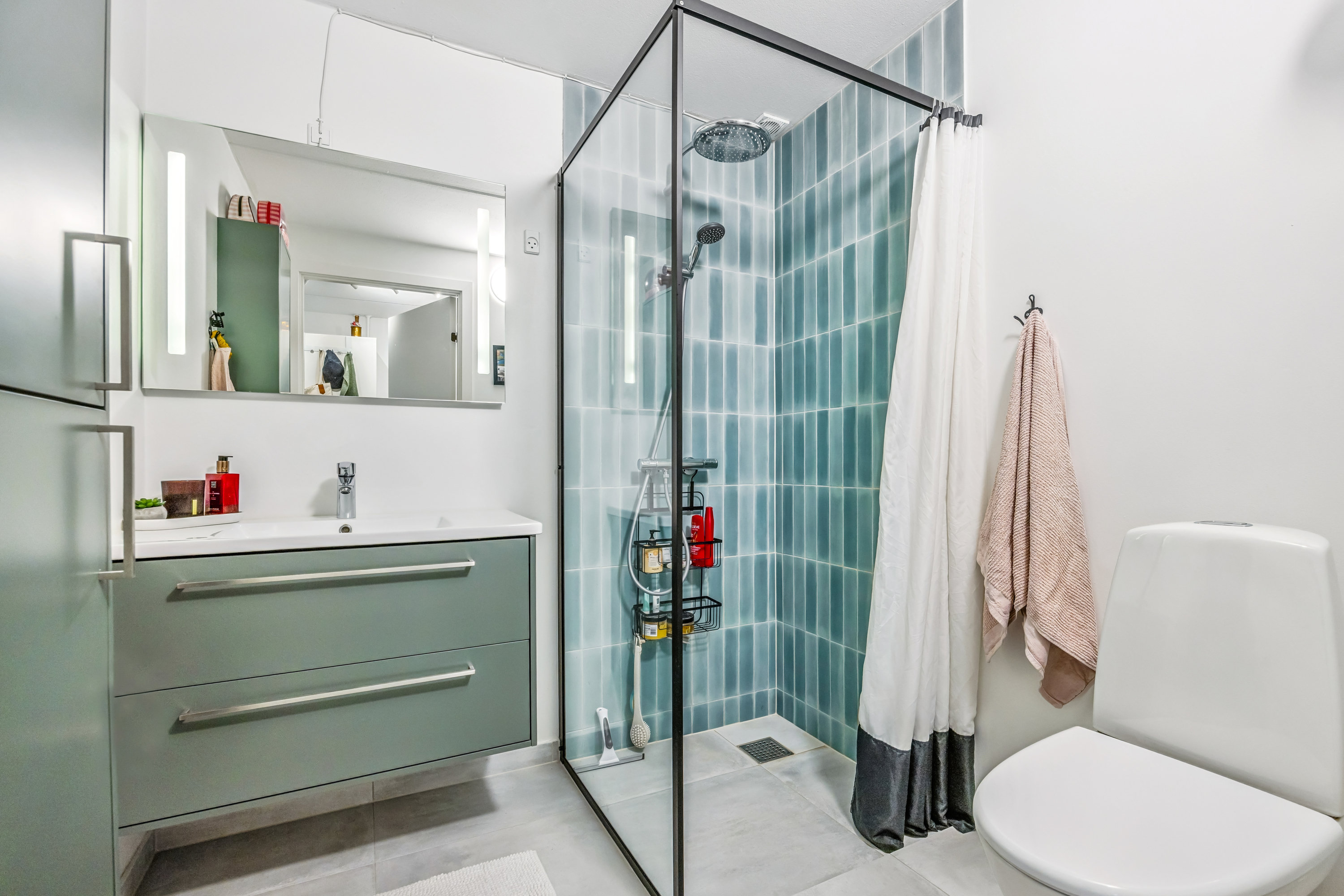 Fremhævet badeværelse billede i fuldskærmstilstand. Billede af Ravndalen 7, 9310 Vodskov