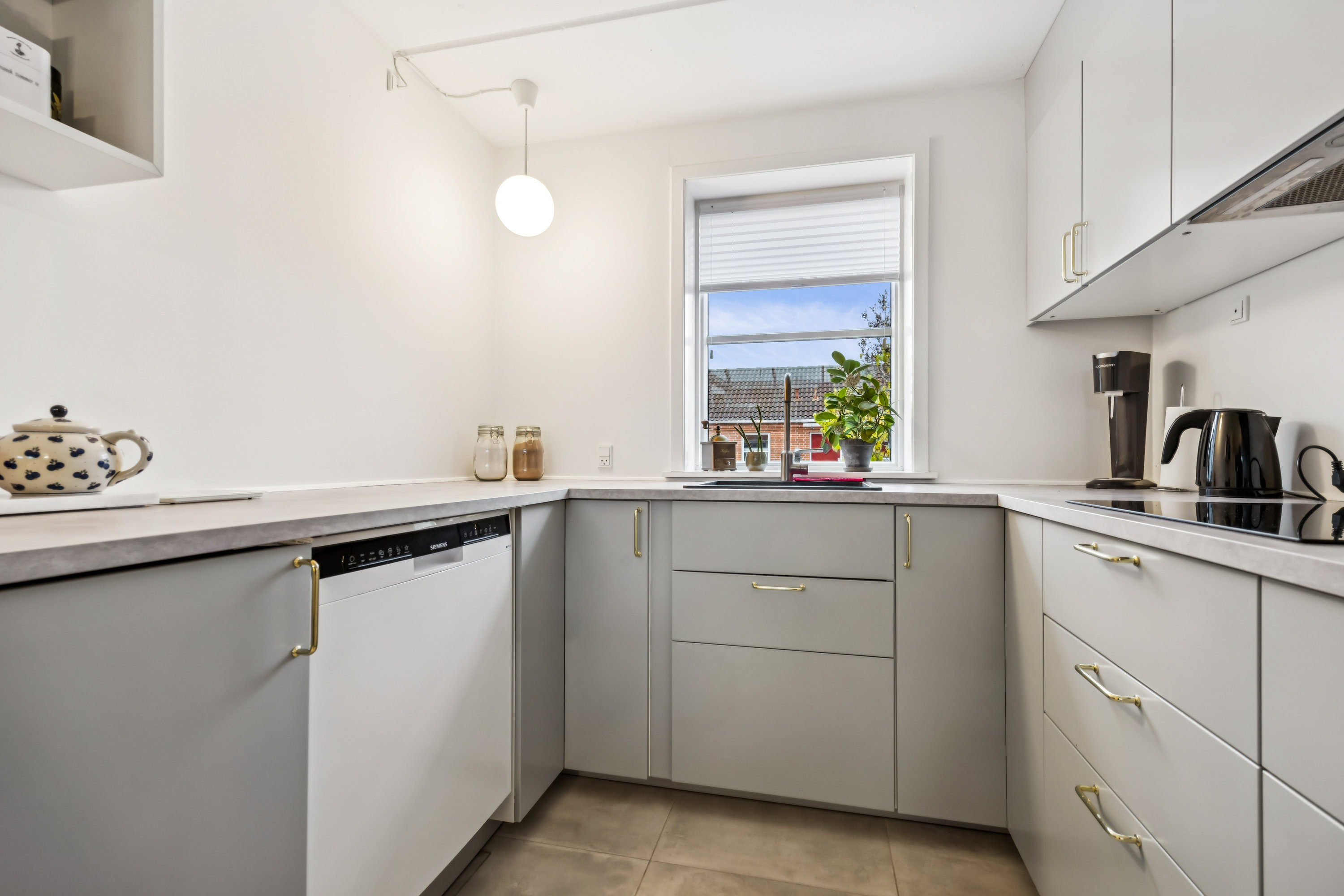 Fremhævet køkken billede i fuldskærmstilstand. Billede af Ravndalen 7, 9310 Vodskov