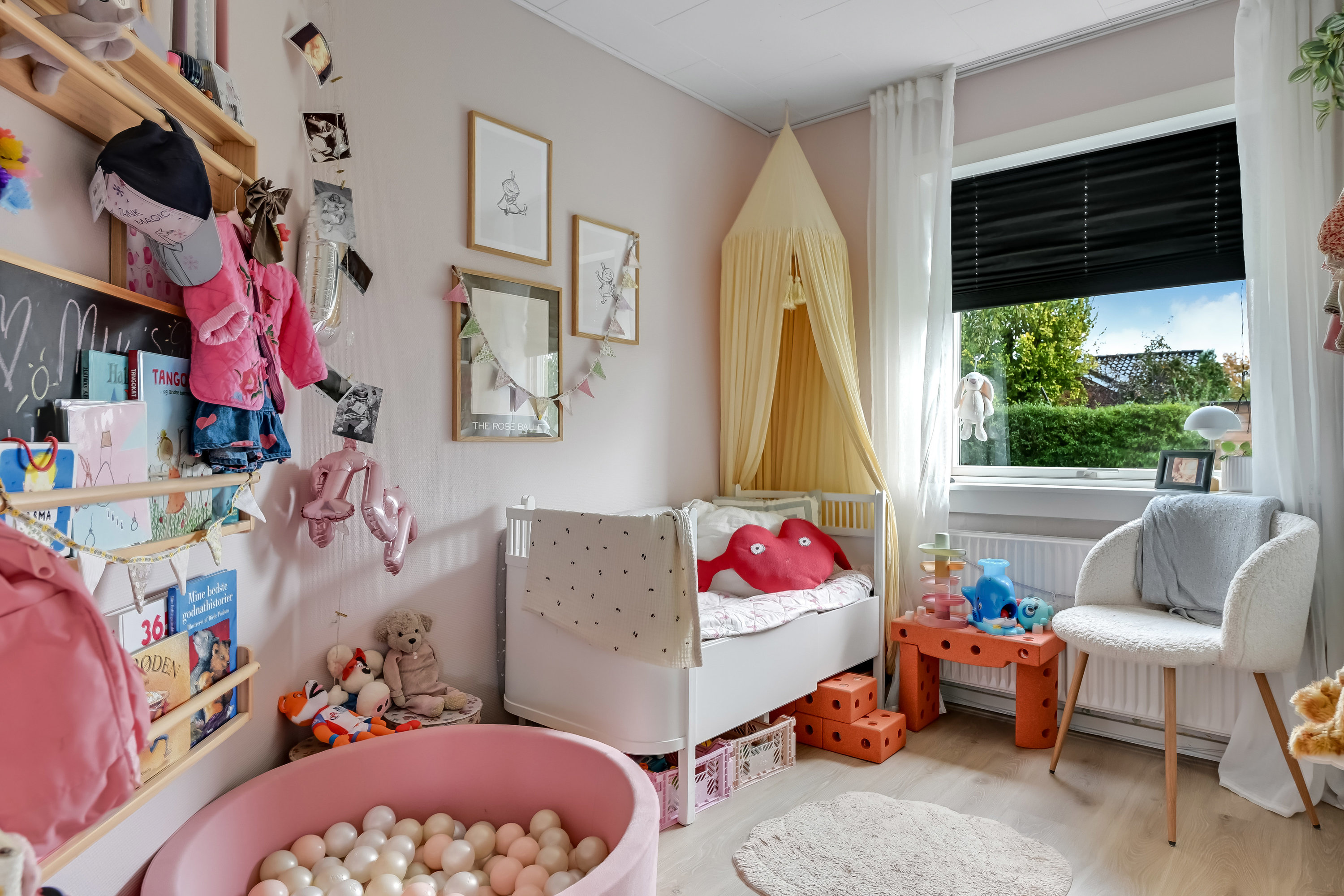 Fremhævet værelse billede i fuldskærmstilstand. Billede af Lupinvænget 24, 7200 Grindsted