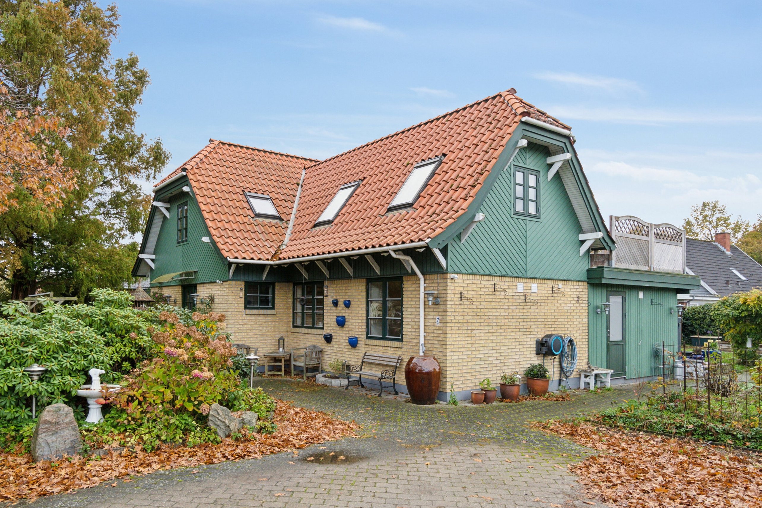 Miniaturebillede 2: set fra vejen. Billede af Melby Enghavevej 7, Enghaven, 3300 Frederiksværk