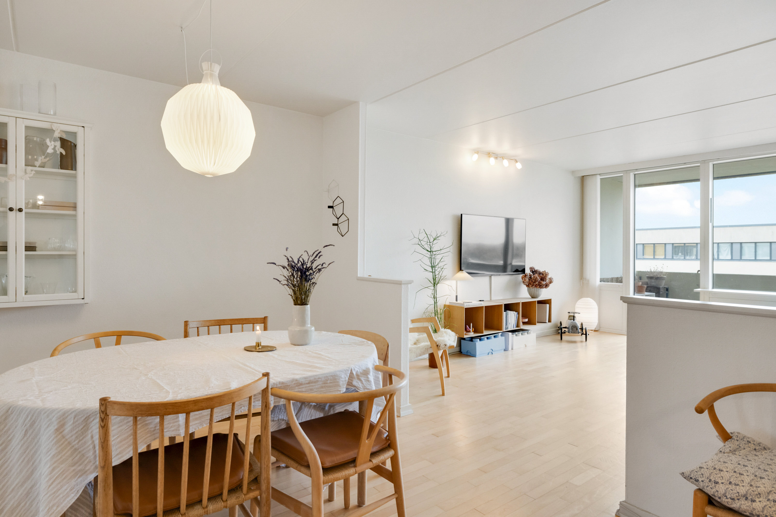 Fremhævet stue billede i fuldskærmstilstand. Billede af Grøfthøjparken 154, 3. 4., 8260 Viby J