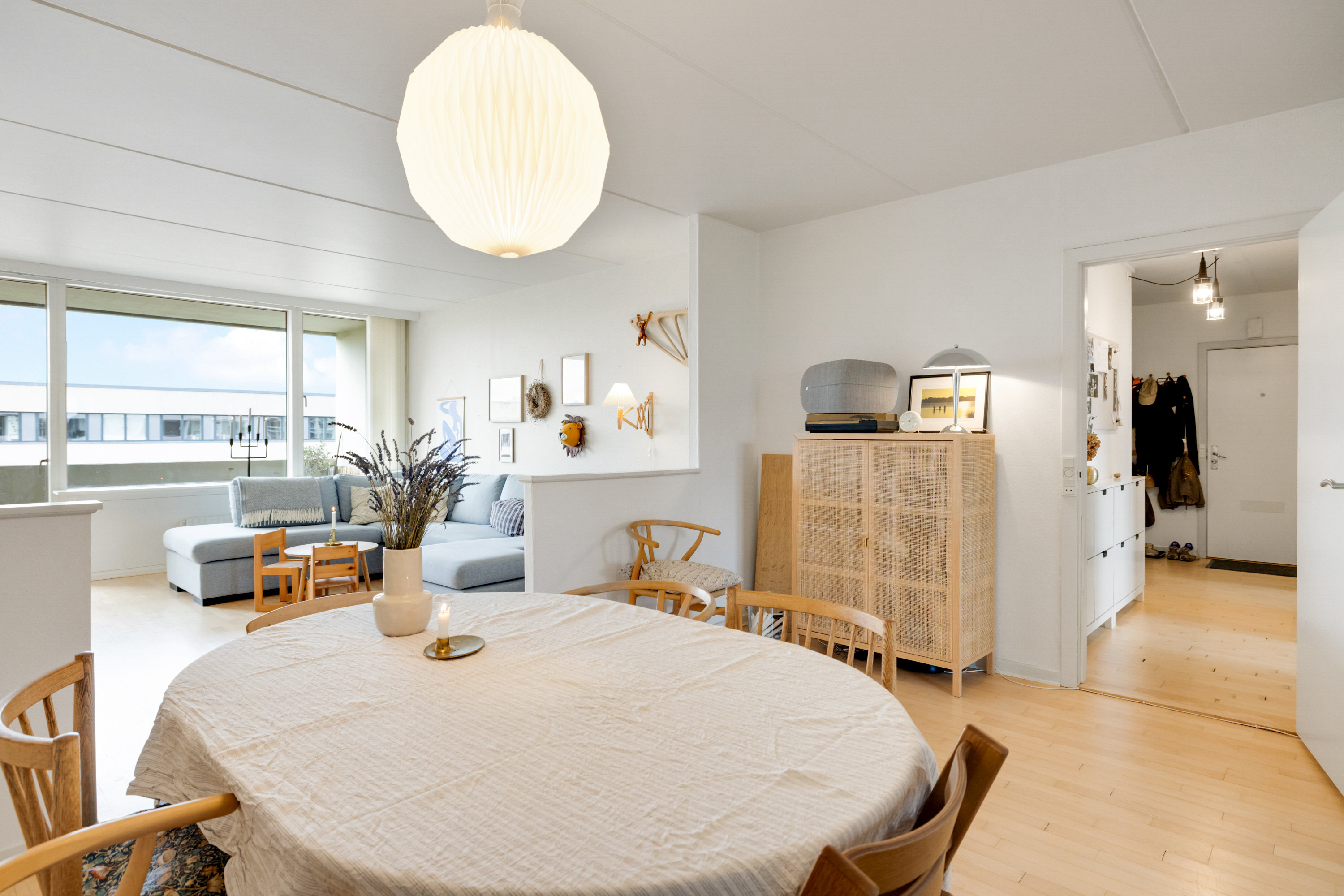 Fremhævet stue billede i fuldskærmstilstand. Billede af Grøfthøjparken 154, 3. 4., 8260 Viby J