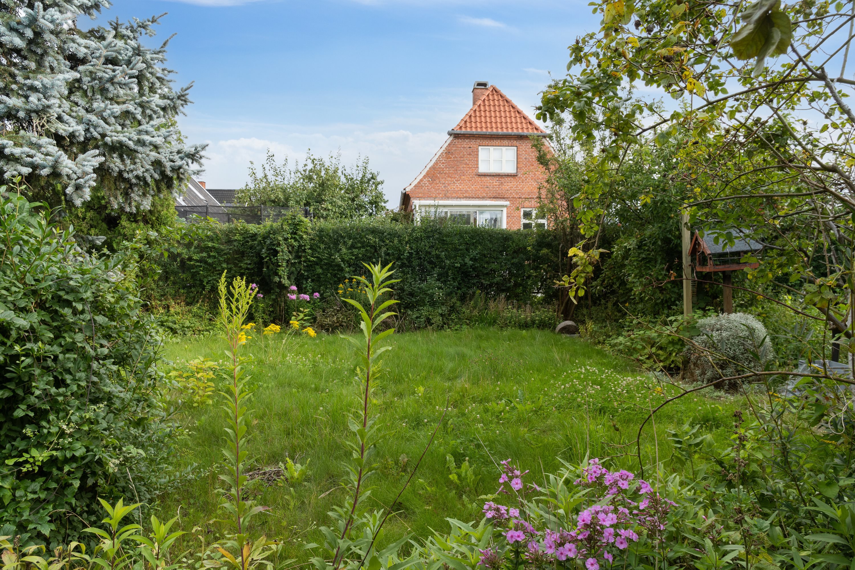 Fremhævet udendørs billede i fuldskærmstilstand. Billede af Brostykkevej 68, 2650 Hvidovre