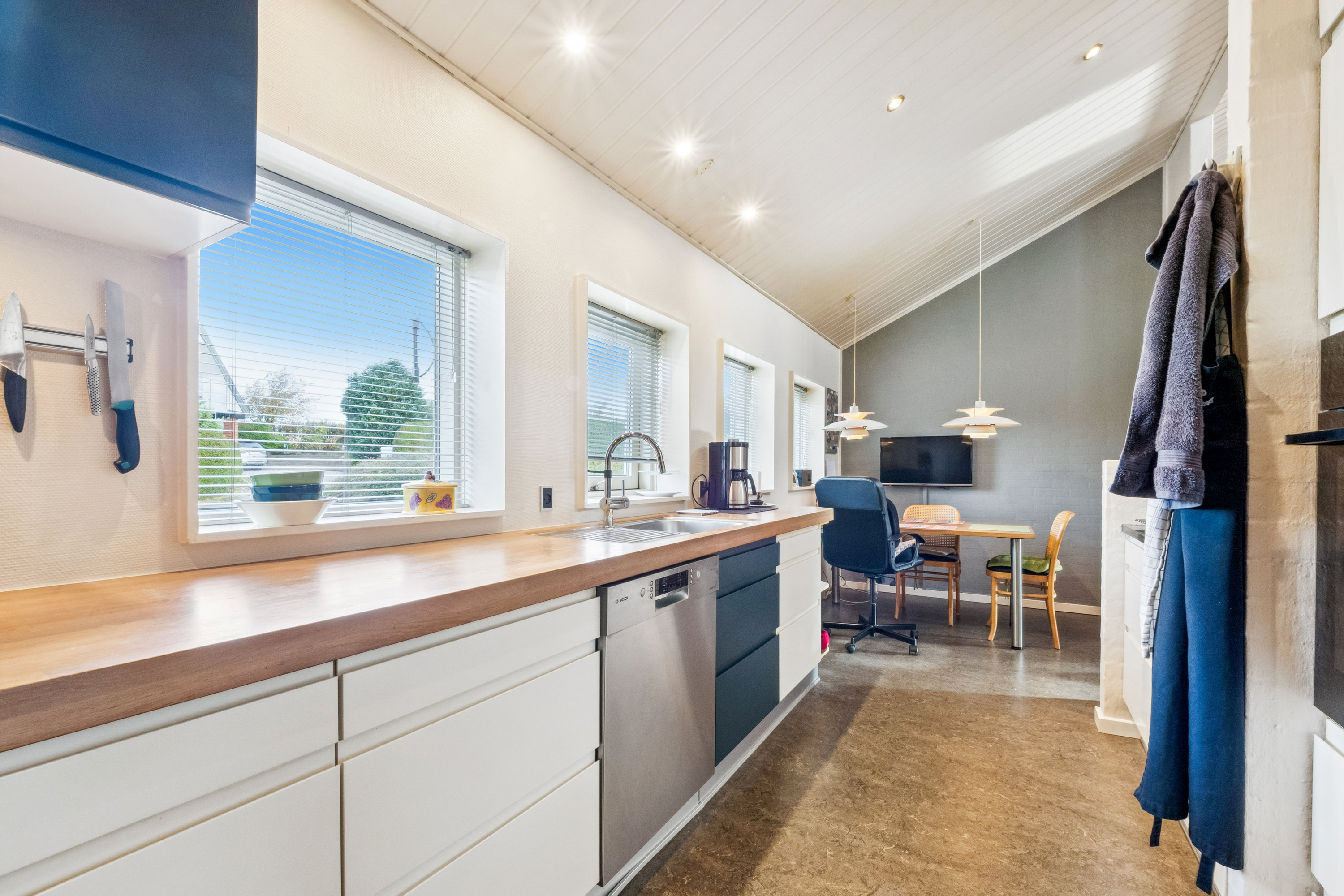 Fremhævet køkken billede i fuldskærmstilstand. Billede af Nøddevej 50, 7800 Skive