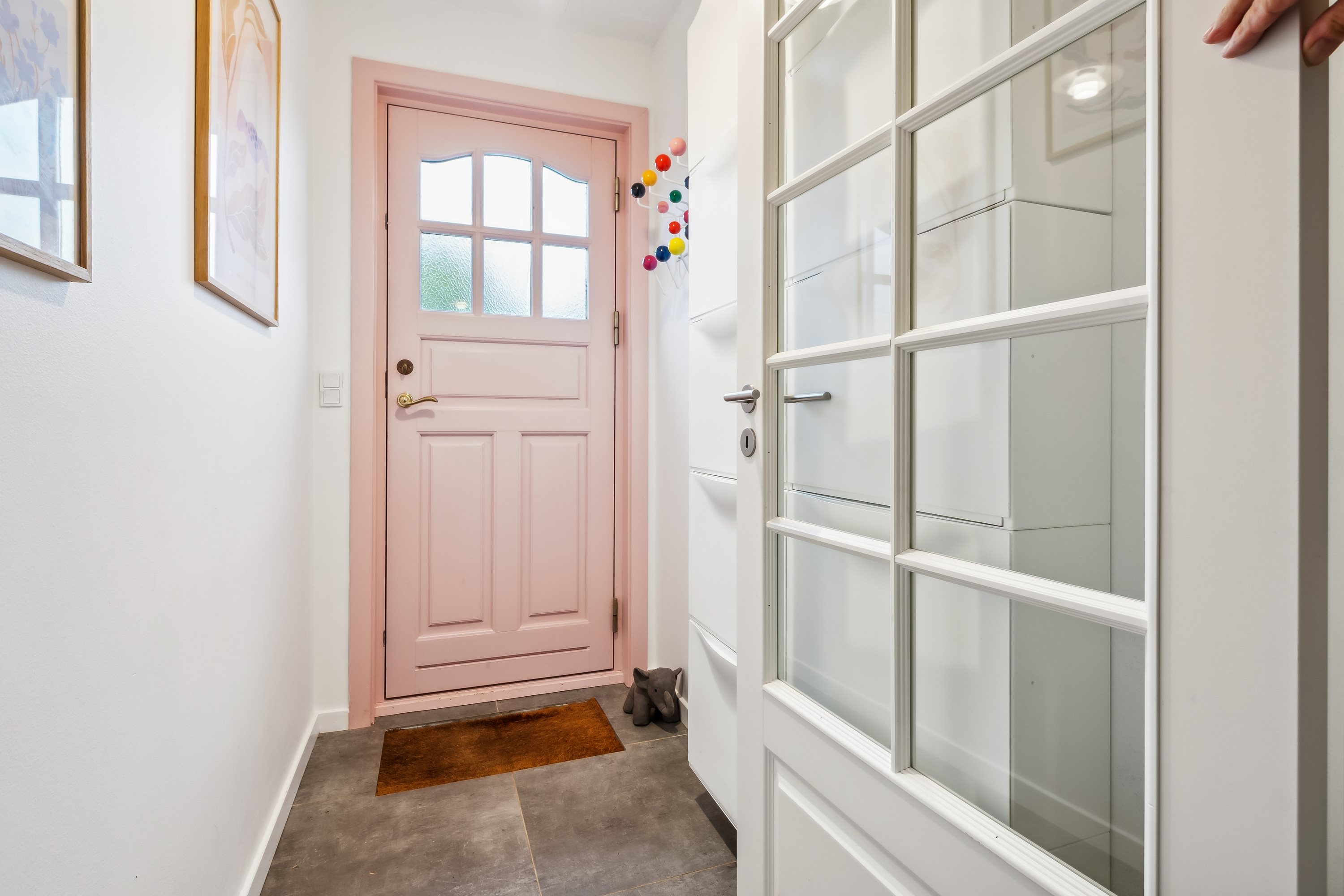 Fremhævet entré billede i fuldskærmstilstand. Billede af Vøggsvej 6, 3080 Tikøb