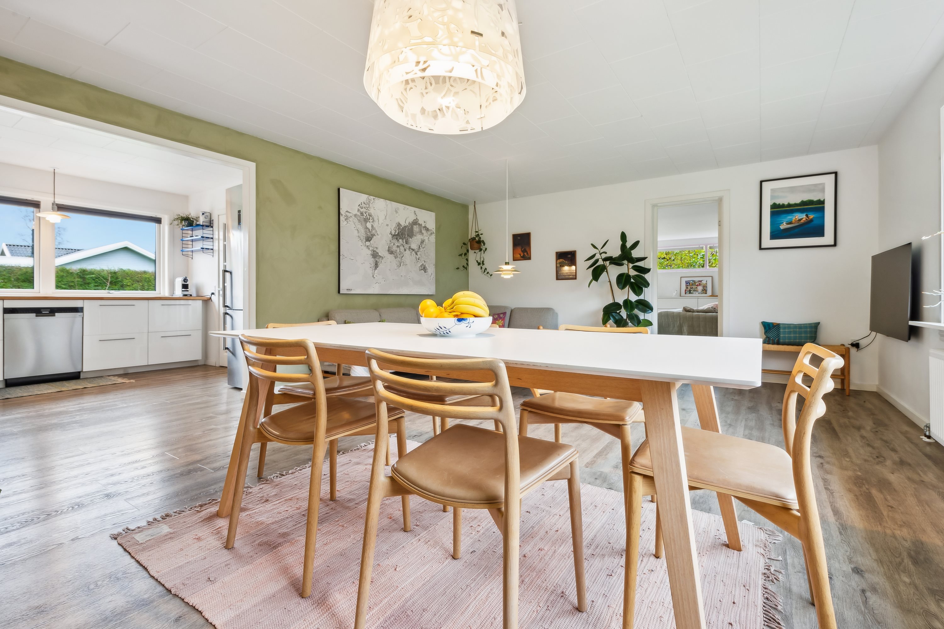 Fremhævet stue billede i fuldskærmstilstand. Billede af Vøggsvej 6, 3080 Tikøb